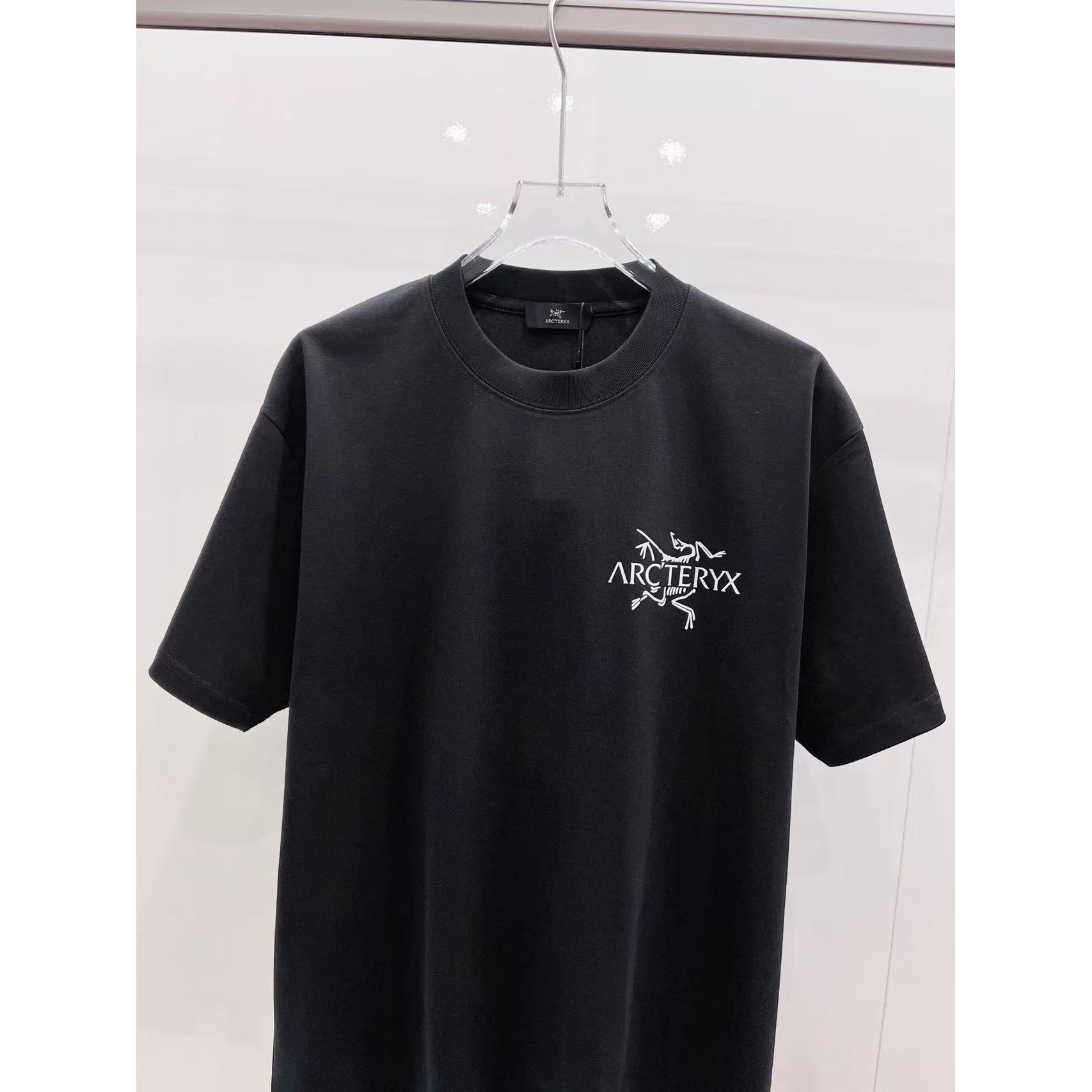 <p>Arc'teryx 短袖T恤(黑)&nbsp;</p>
