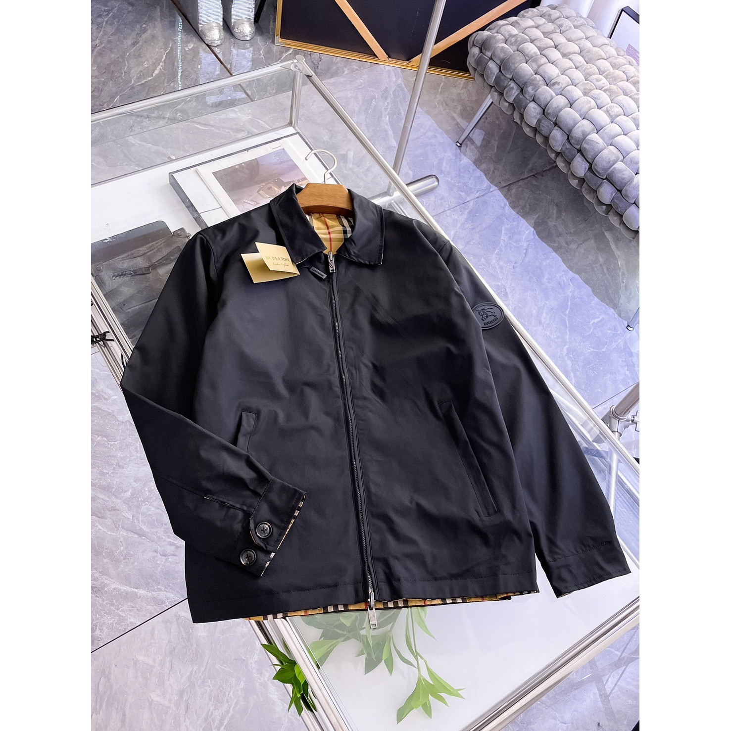<p>BURBERRY 男士夹克外套(雙面穿)</p>