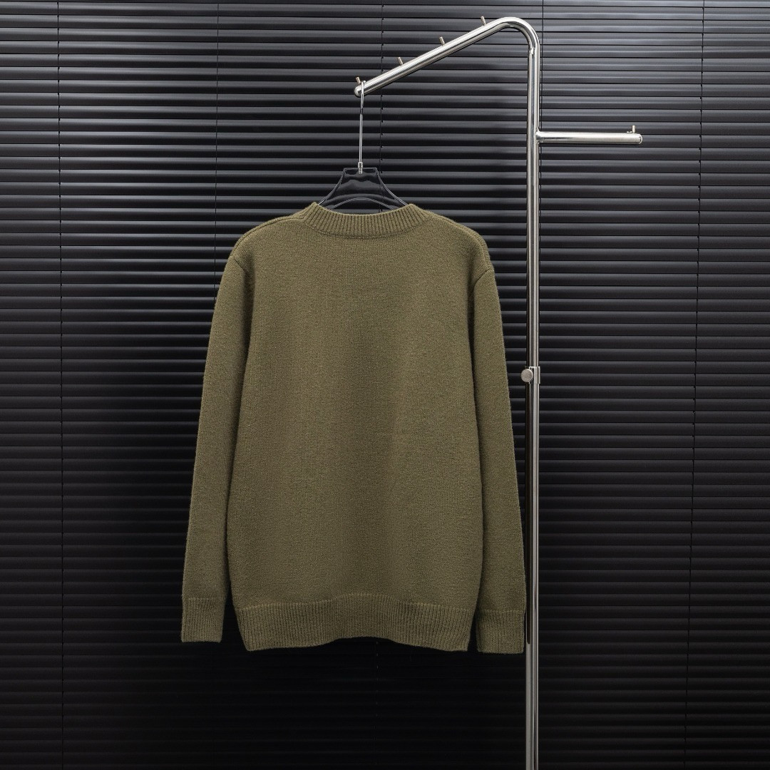 <p>BURBERRY&nbsp;战马 LOGO长袖毛衣(綠)</p>