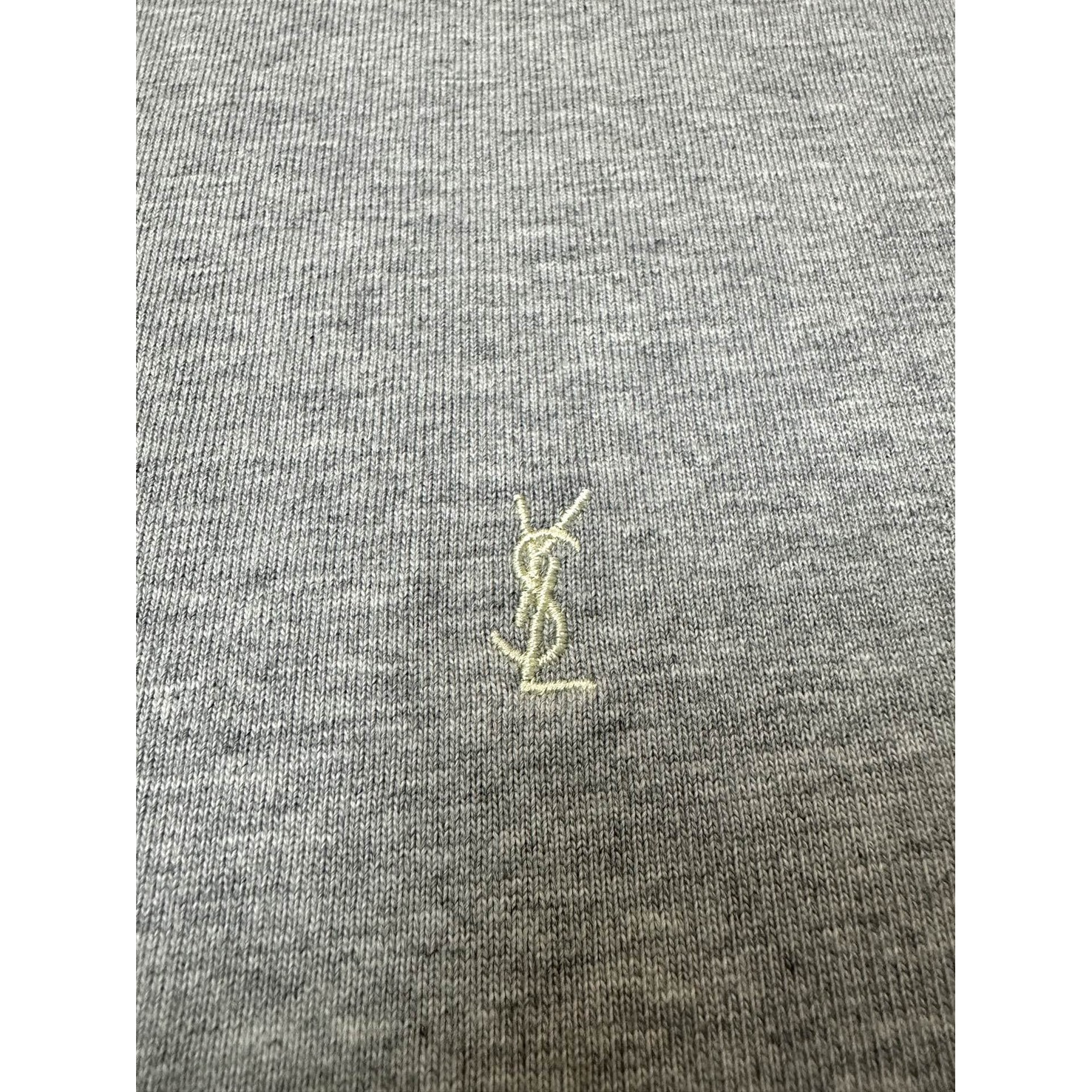 <p>YSL 小logo刺绣短袖T恤(灰)</p>