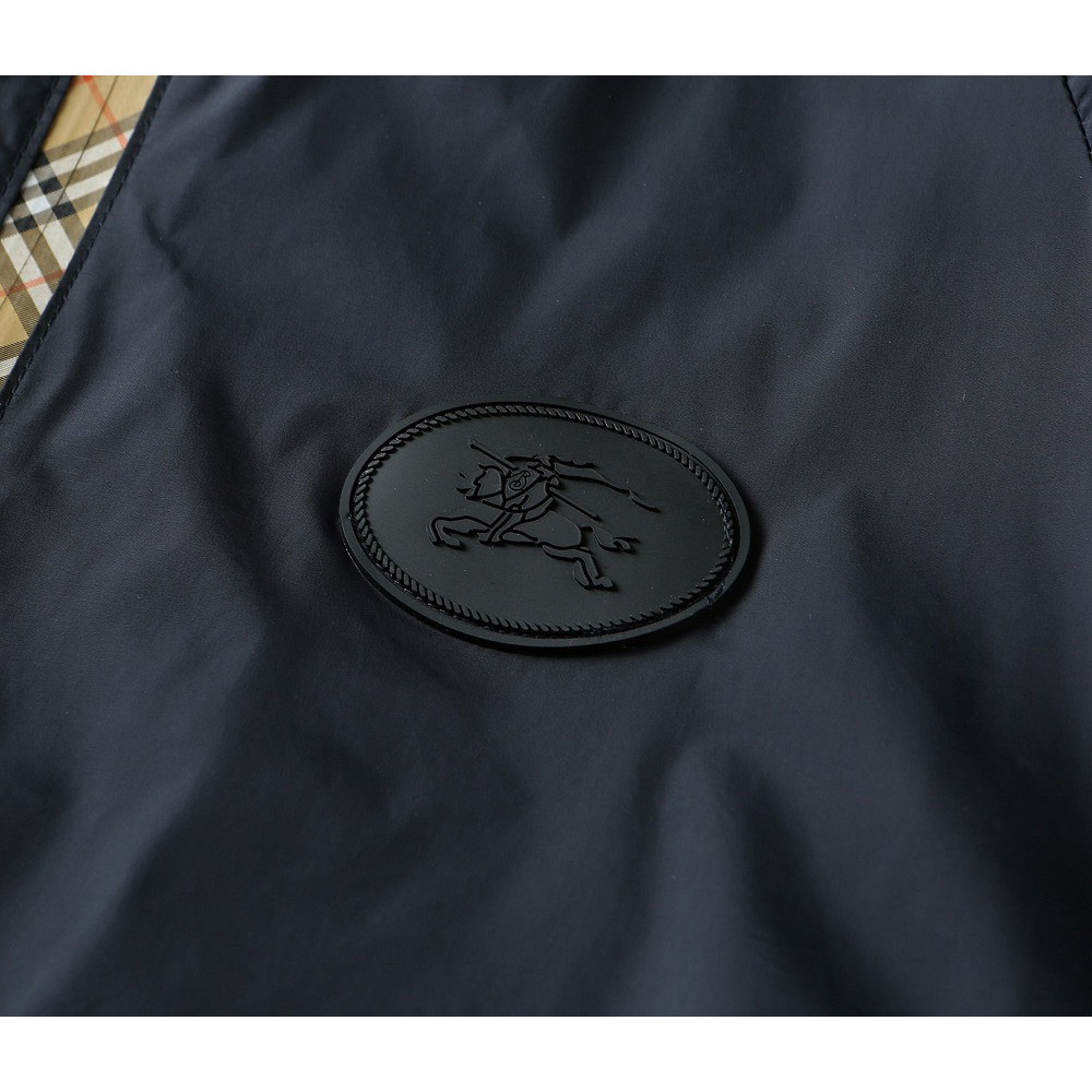 <p>BURBERRY 夹克外套(时尚设计师款)(藏青)</p>