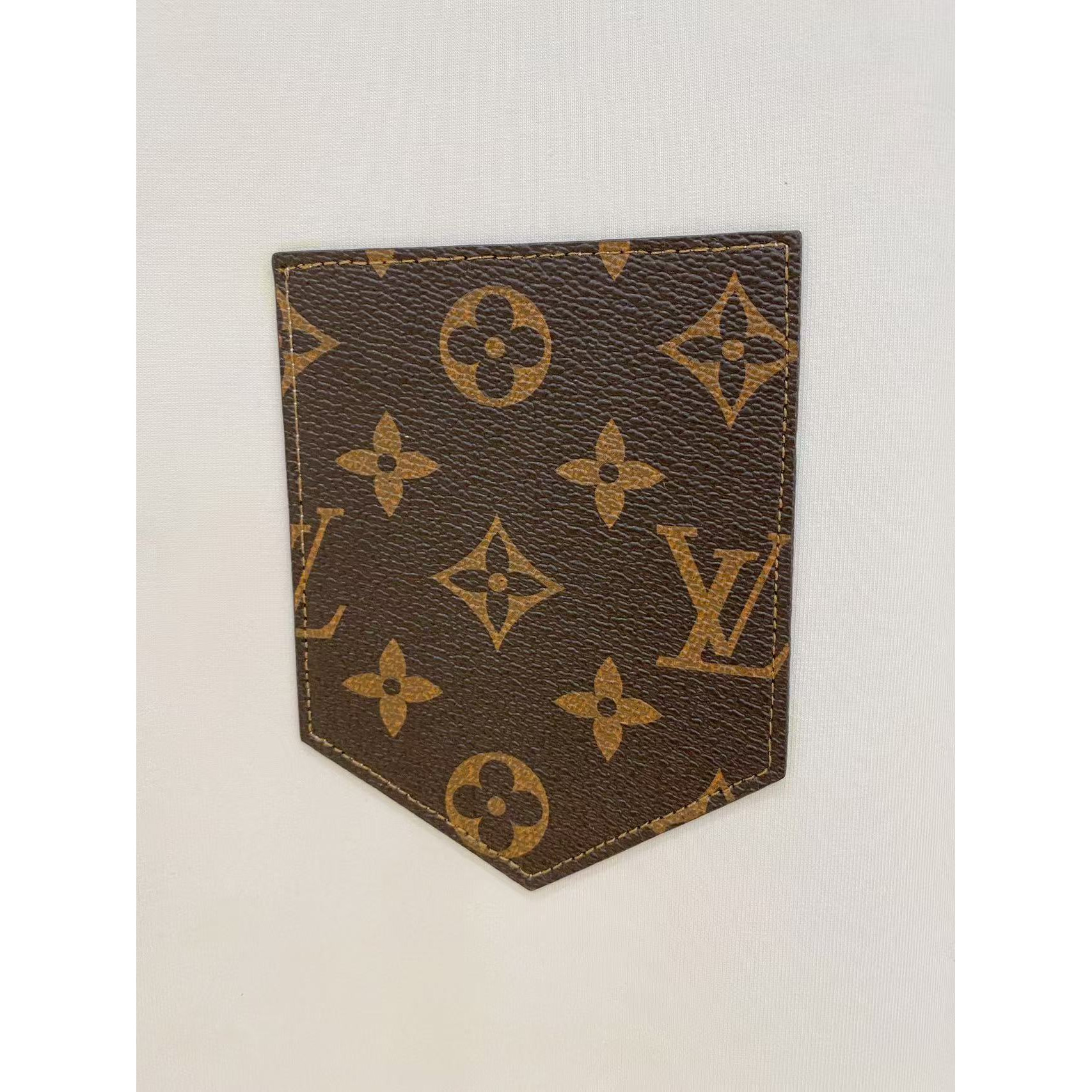 <p>LV 太空棉卫衣(白)</p>
