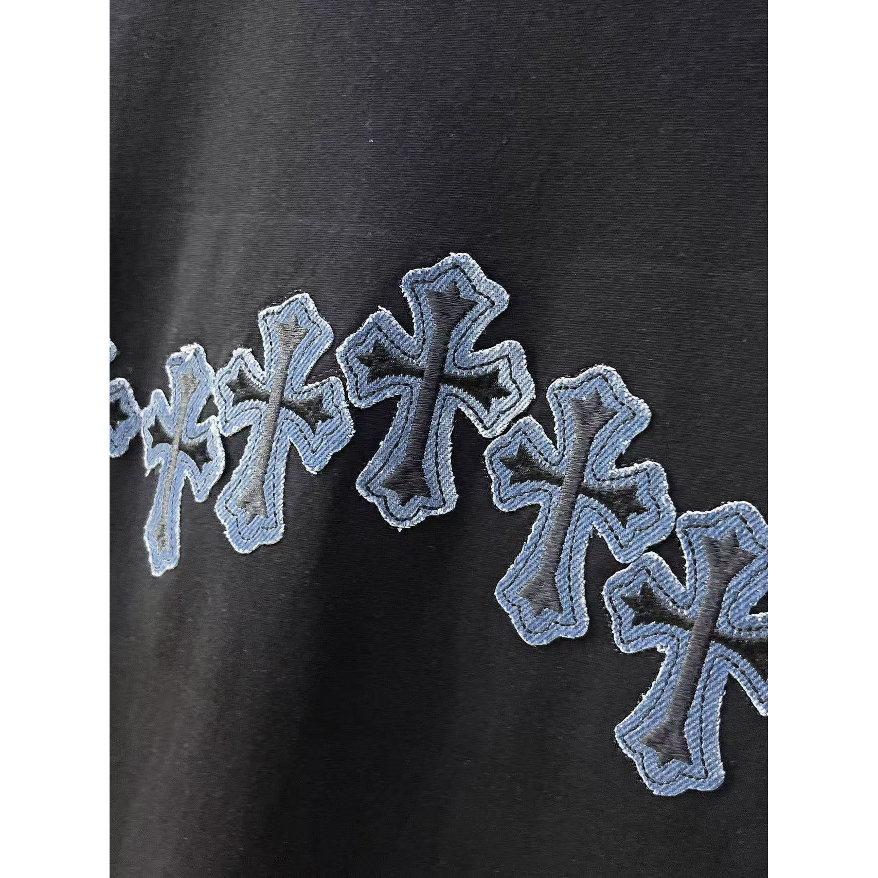 <p>CHROME HEARTS 专柜新款短袖T恤(黑)</p>