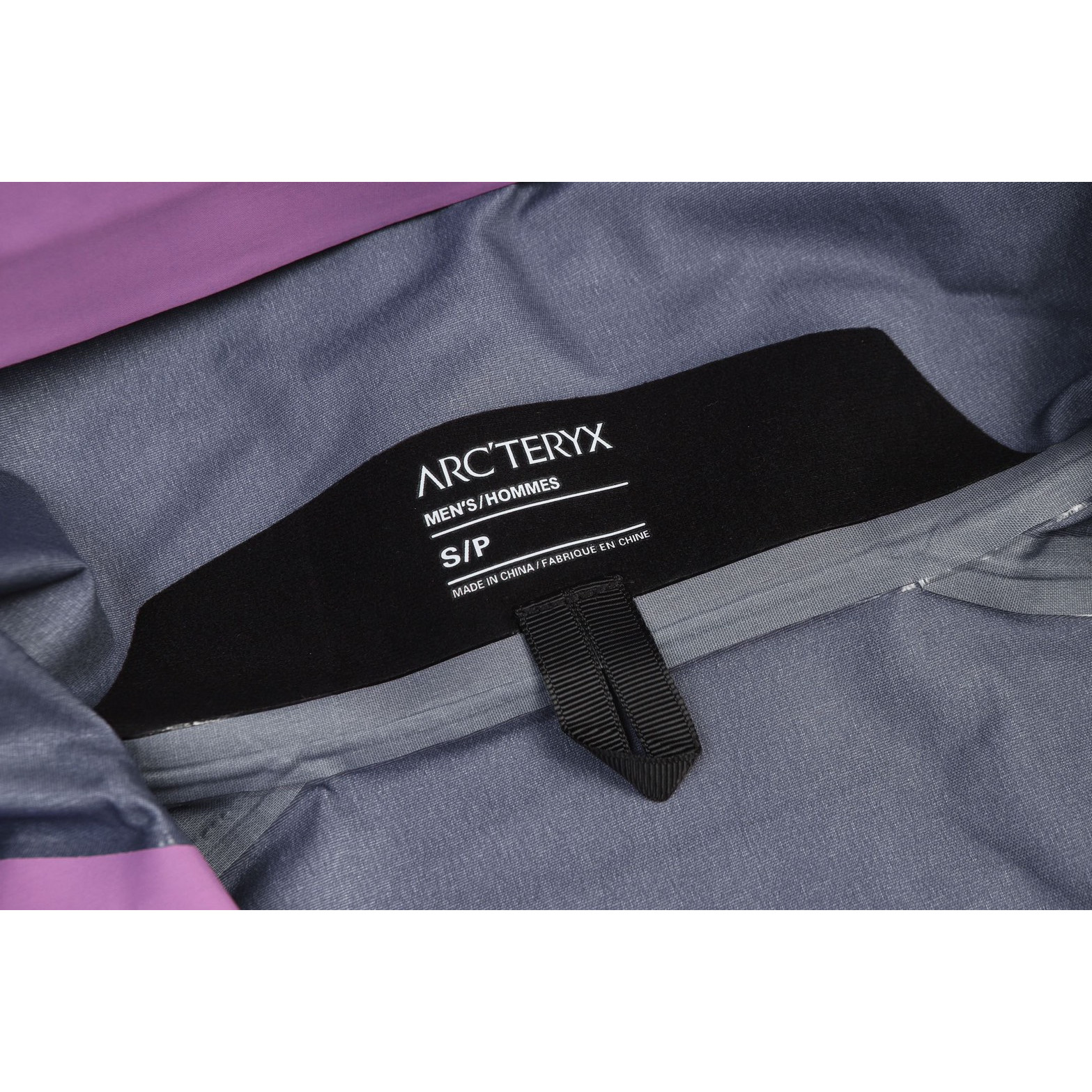 <p>Arc'teryx Bate SL 轻质透气连帽冲锋衣(粉)</p>