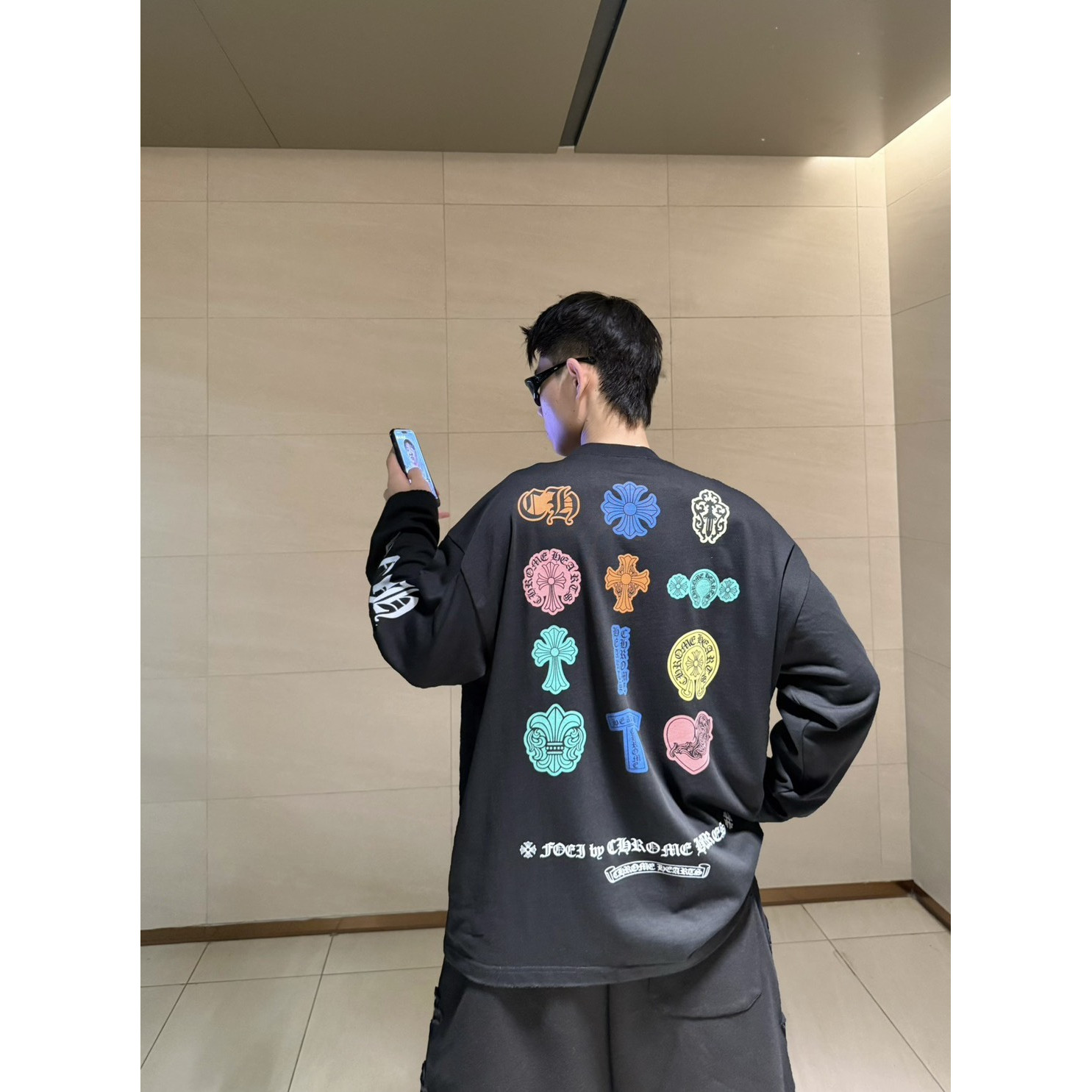 <p>CHROME HEARTS 长袖T恤(黑B11)</p>

<p>&nbsp;</p>
