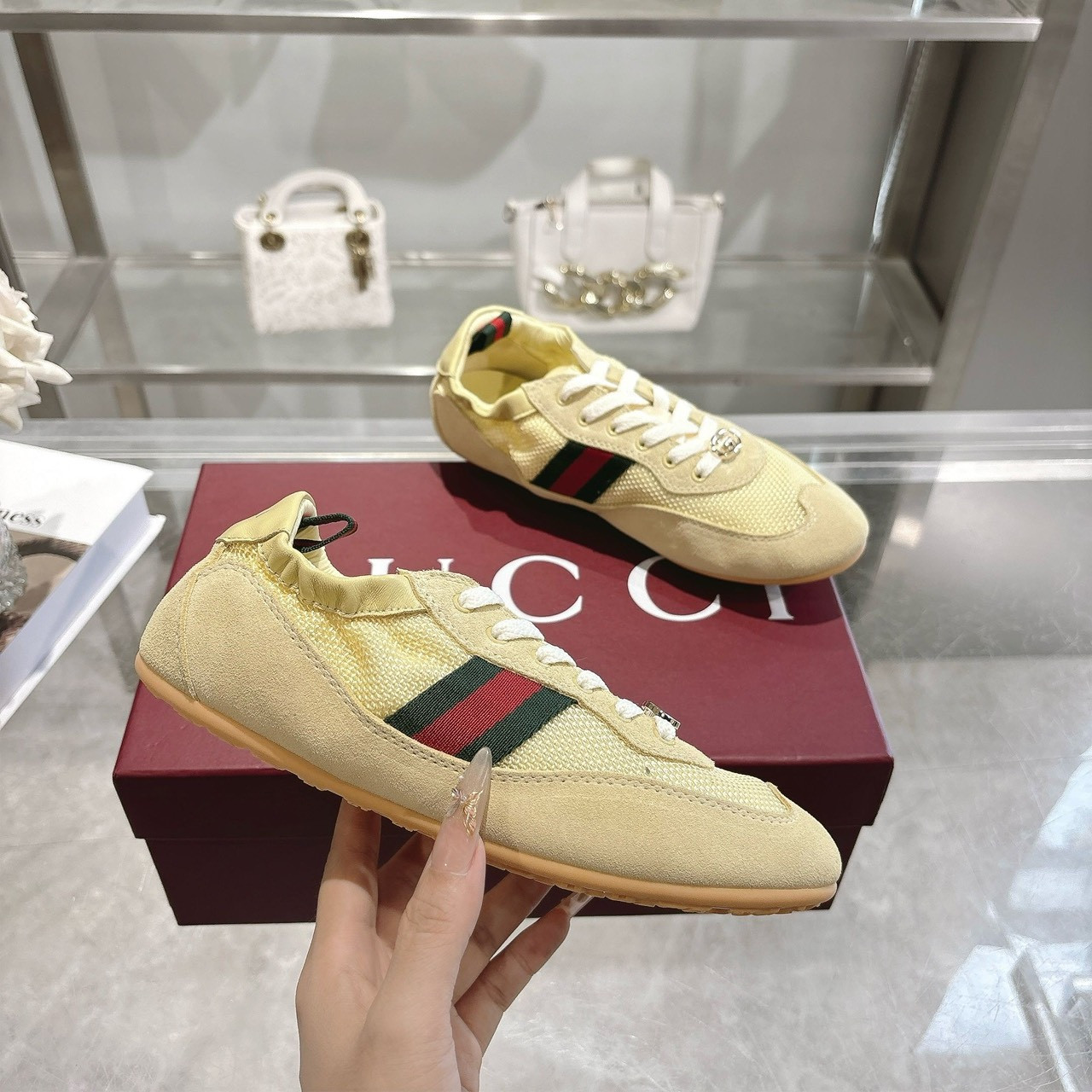 <p>GUCCI 橡筋鞋(米黃)</p>