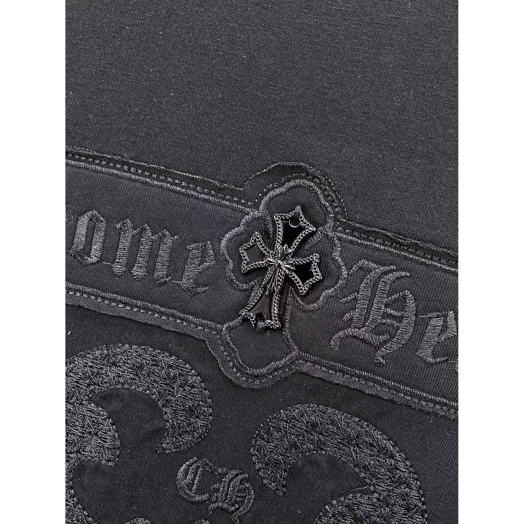 <p>CHROME HEARTS&nbsp;专柜新款短袖T恤(黑)</p>