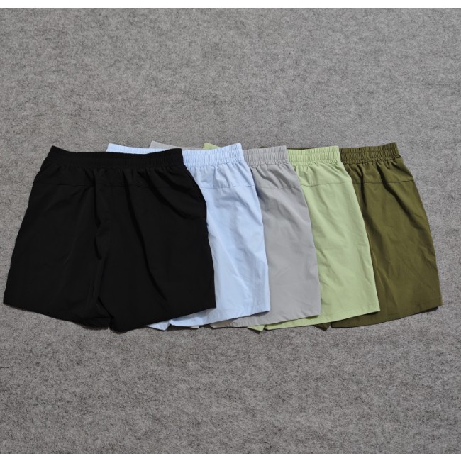<p>DESCENTE 速乾沙灘短褲</p>