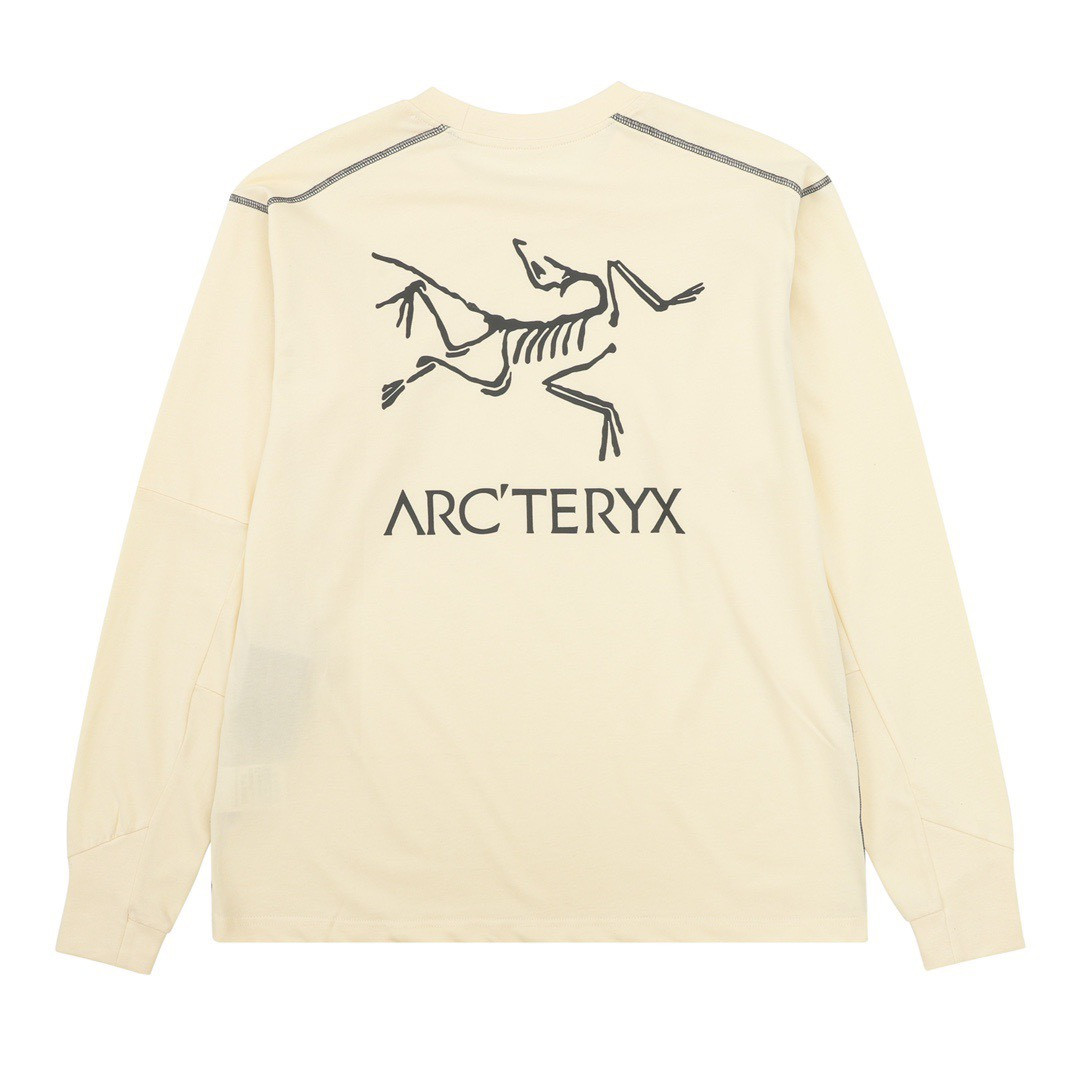 <p>ARC'TERYX 明线拼接印花圆领长袖(米黃)</p>