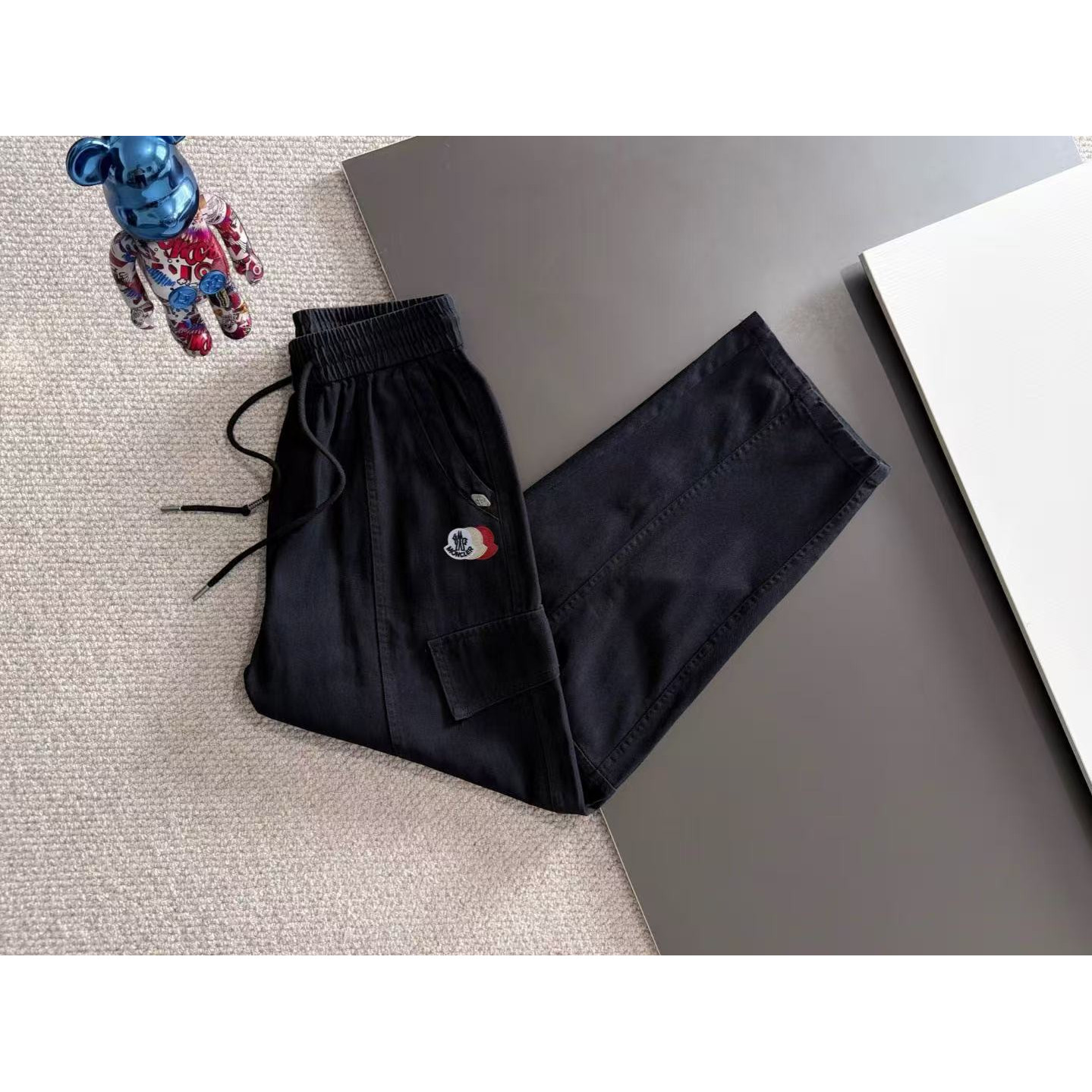 <p>MONCLER 夏季新款松紧带休闲裤(786889)</p>