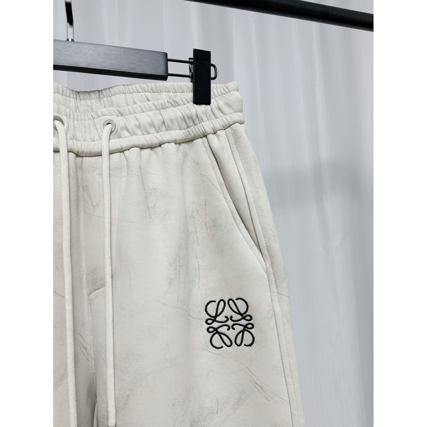 <p>LOEWE 刺绣休闲长裤(灰)</p>
