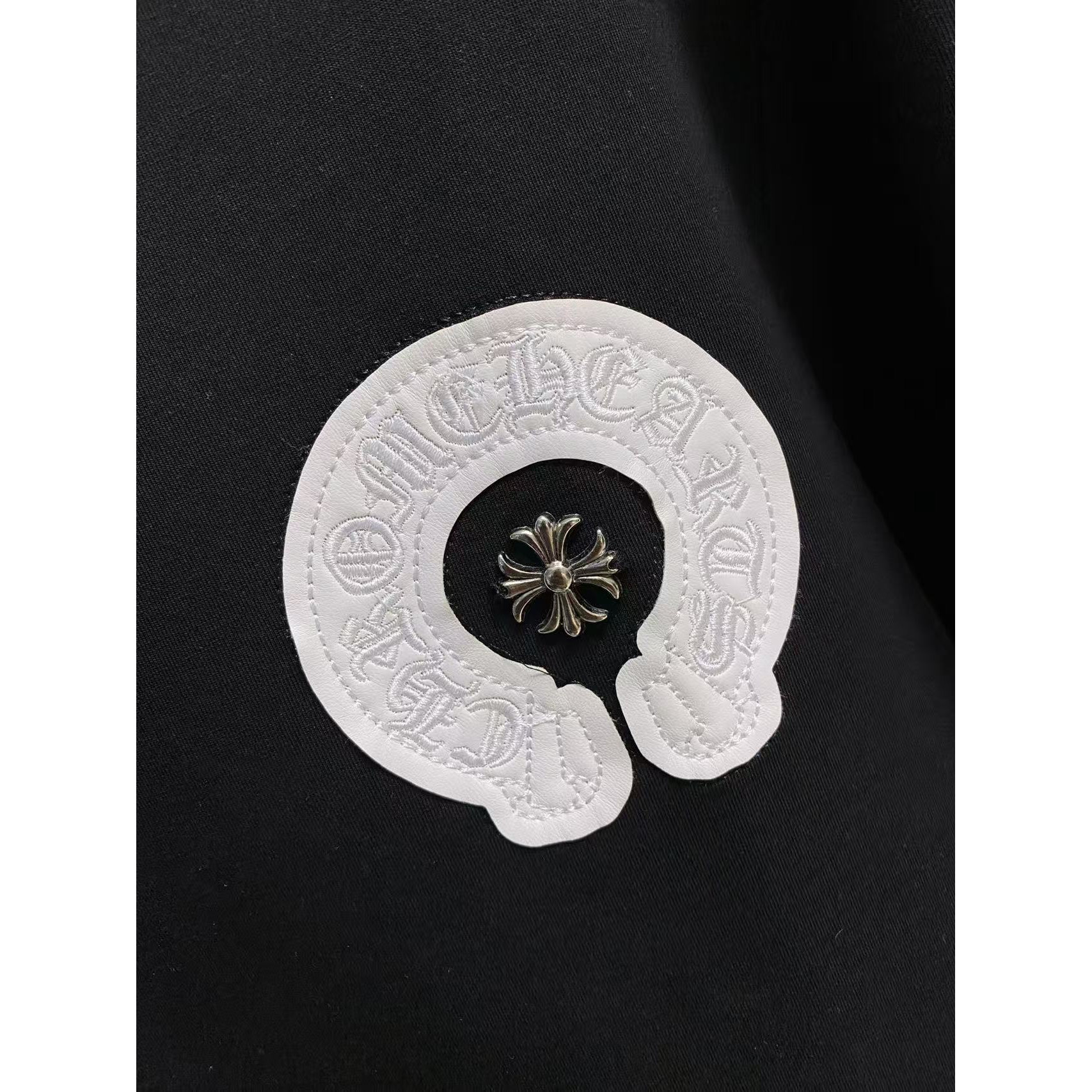 <p>CHROME HEARTS 太空棉卫衣(黑)</p>