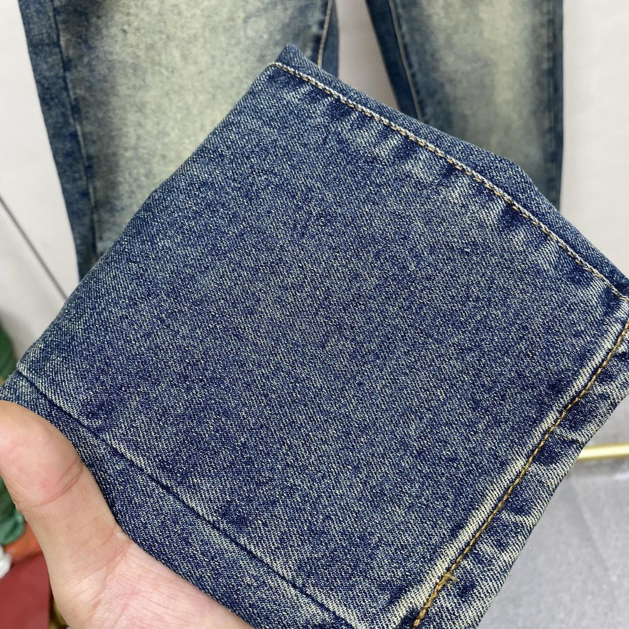 <p>LV 牛仔褲</p>