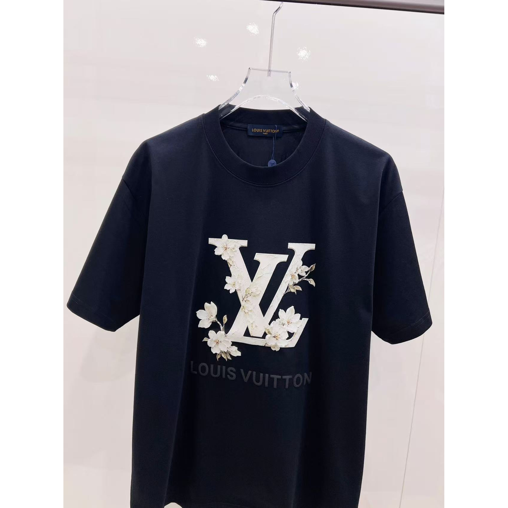 <p>LV 短袖T恤(黑)&nbsp;</p>