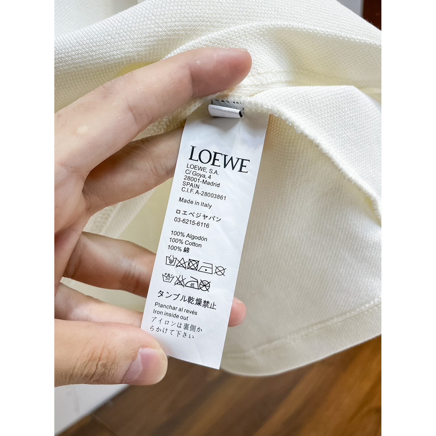 <p>LOEWE&nbsp;短袖翻领polo衫(白)</p>