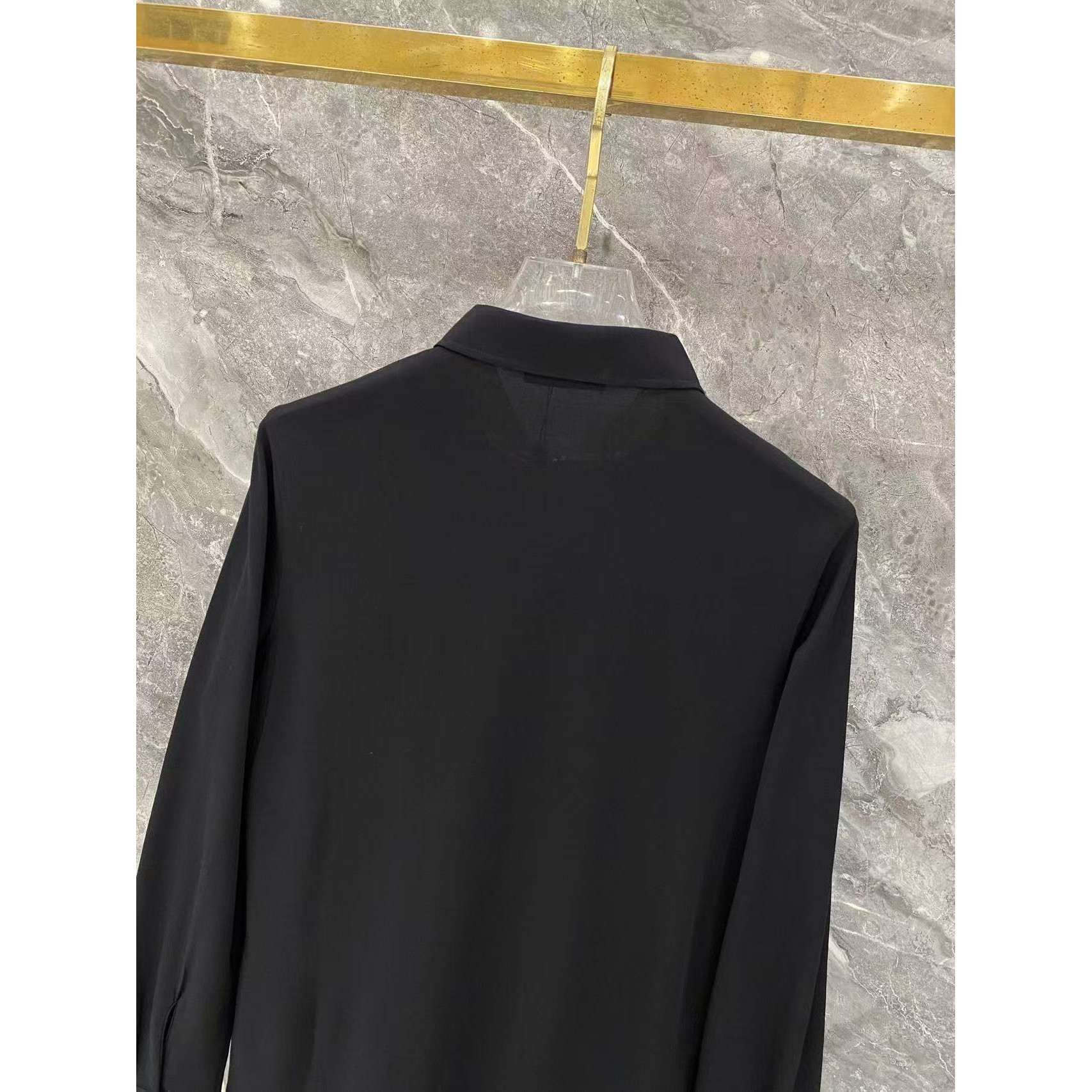<p>Burberry 秋冬长袖Polo(782982)</p>