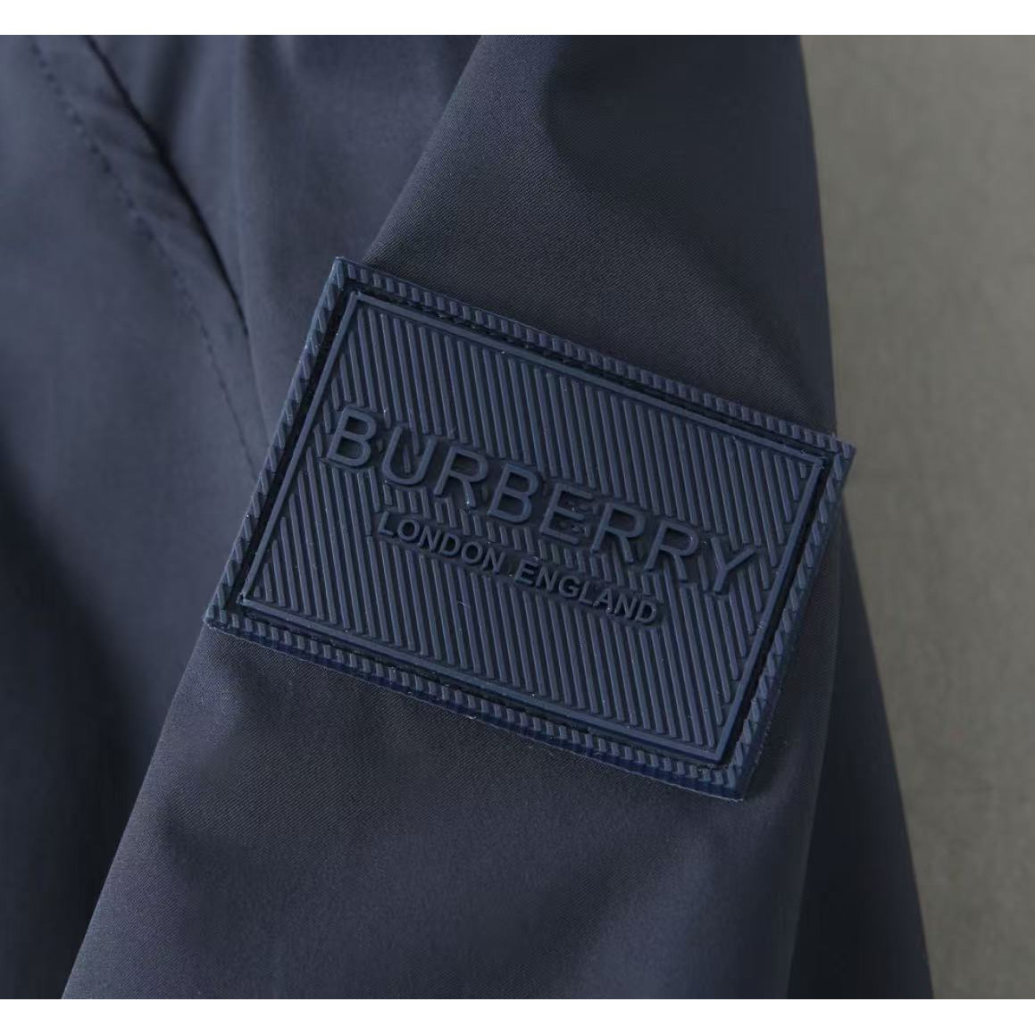 <p>BURBERRY 男士夹克外套(藍)</p>