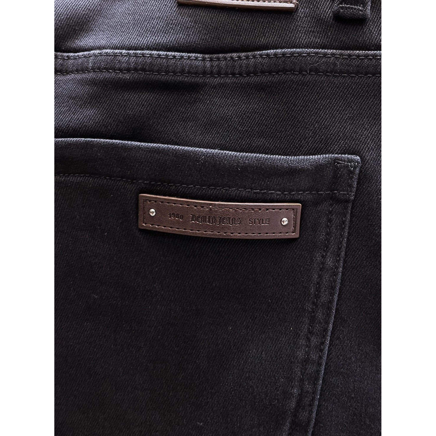 <p>CHROME HEARTS&nbsp;<span style="font-size:13px">高端牛仔裤(黑)</span></p>