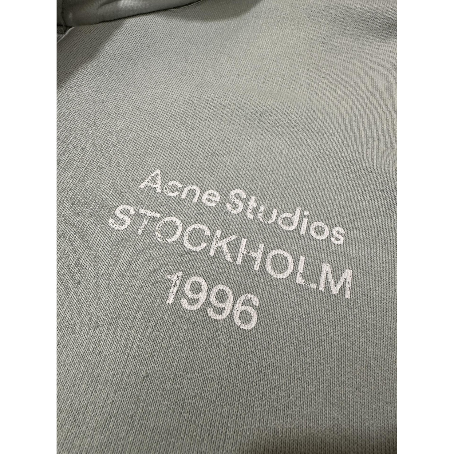 <p>Acne Studios&nbsp;拉链外套(淡绿色)</p>