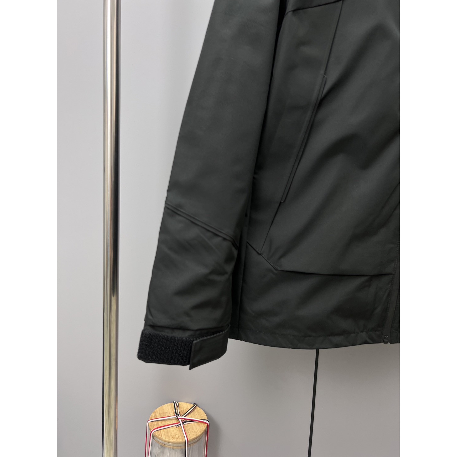 <p>KOLON SPORT KR系列冲锋衣外套(黑)</p>