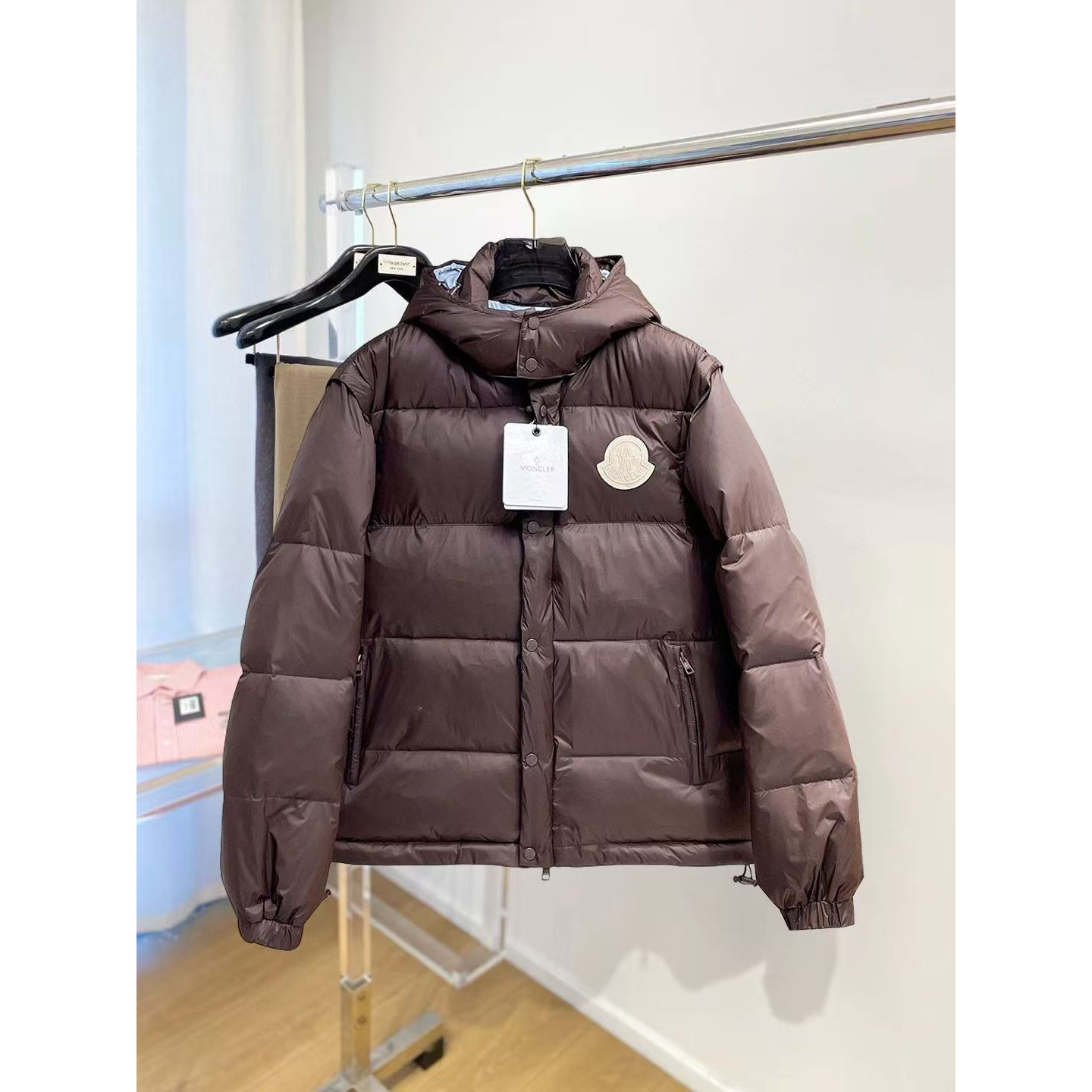 <p>MONCLER 秋冬新款羽绒服(棕色)</p>