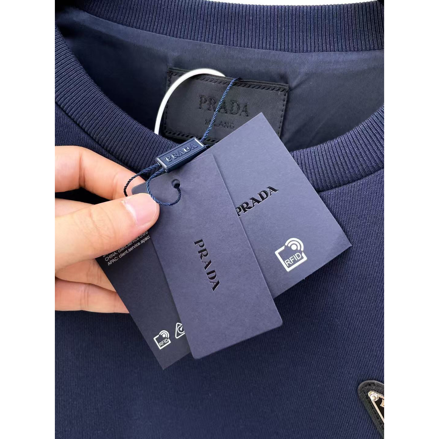 <p>PRADA 圆领卫衣(藍)</p>