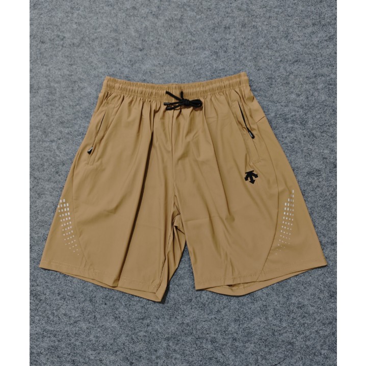 <p>DESCENTE 運動速乾短褲</p>