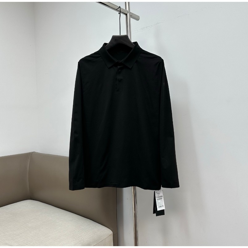 <p>DESCENTE 男士長袖POLO衫</p>
