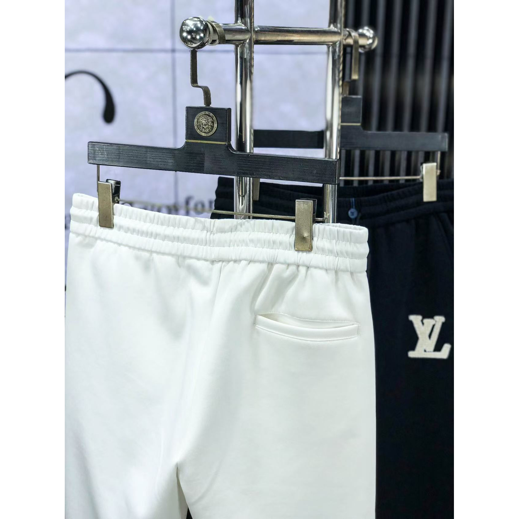 <p>LV 高品质时尚休闲裤(782971)</p>