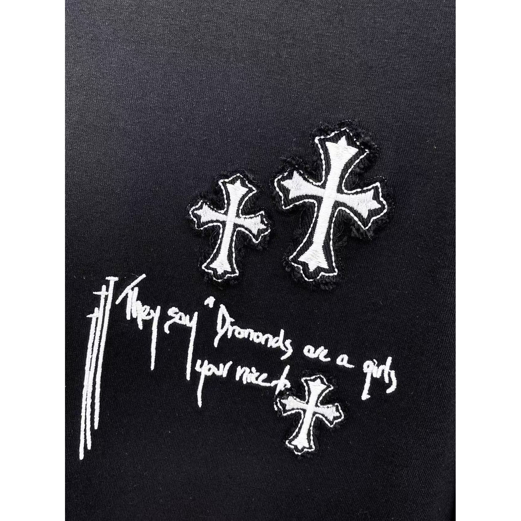 <p>CHROME HEARTS&nbsp;专柜新款短袖T恤(黑)</p>