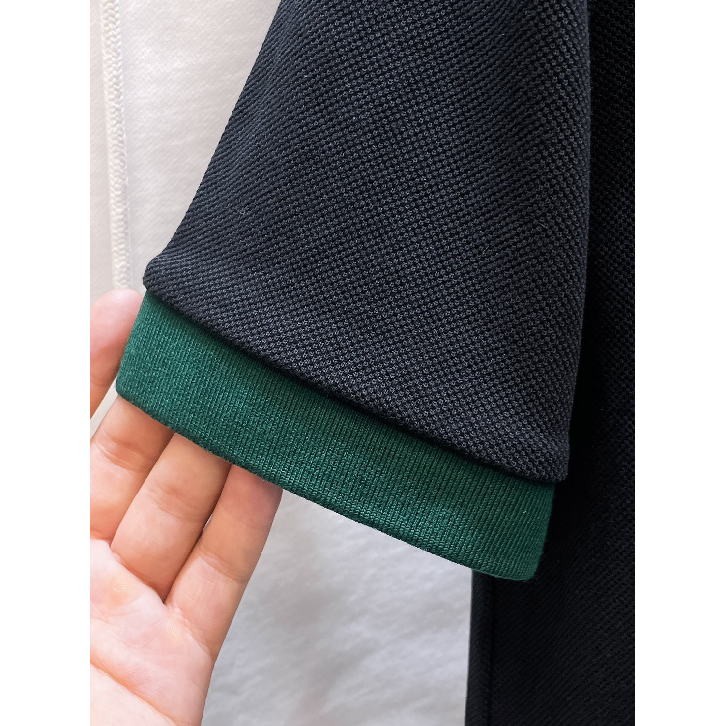 <p>LACOSTE&nbsp;短袖翻领polo衫</p>