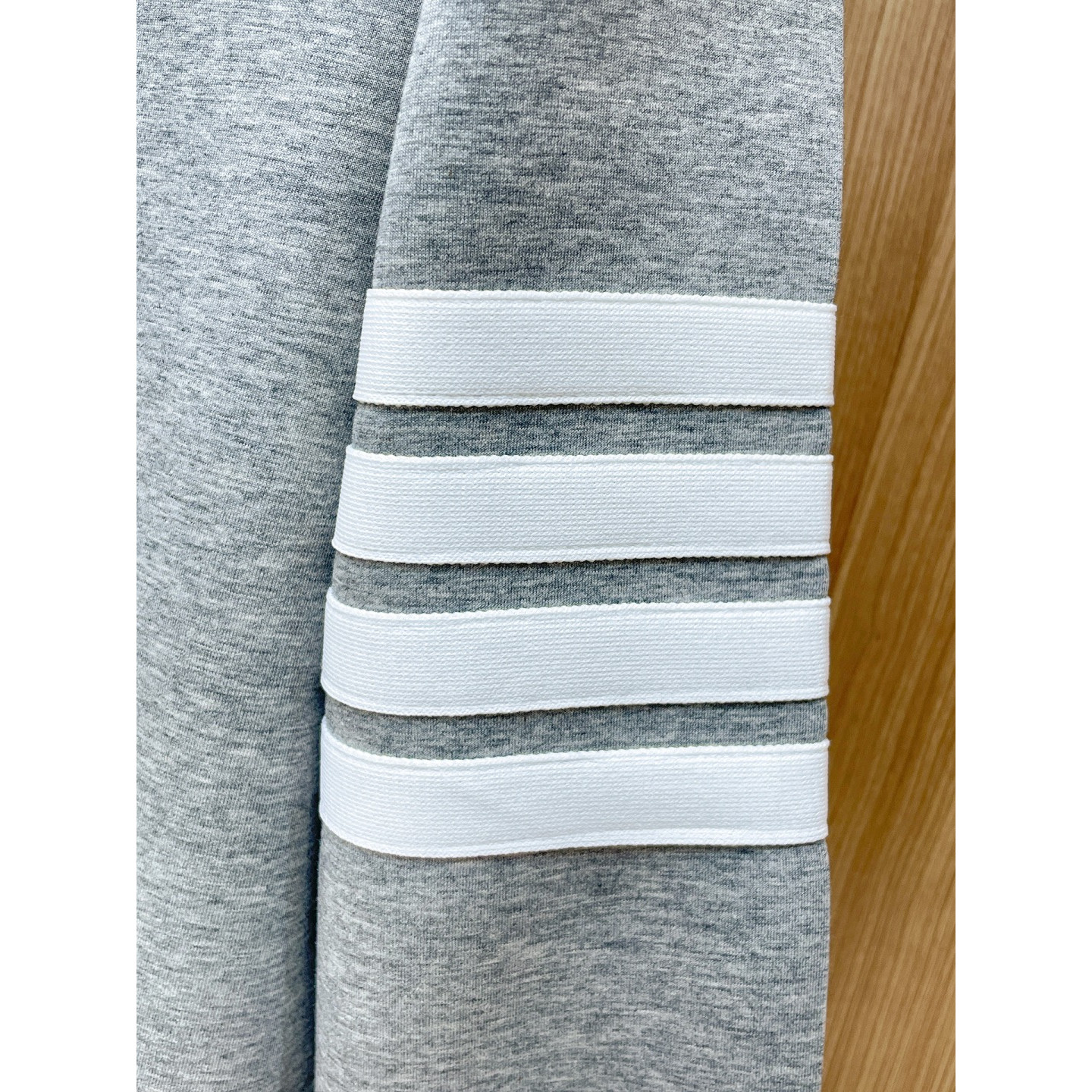 <p>Thom Browne 精品外套(灰)</p>
