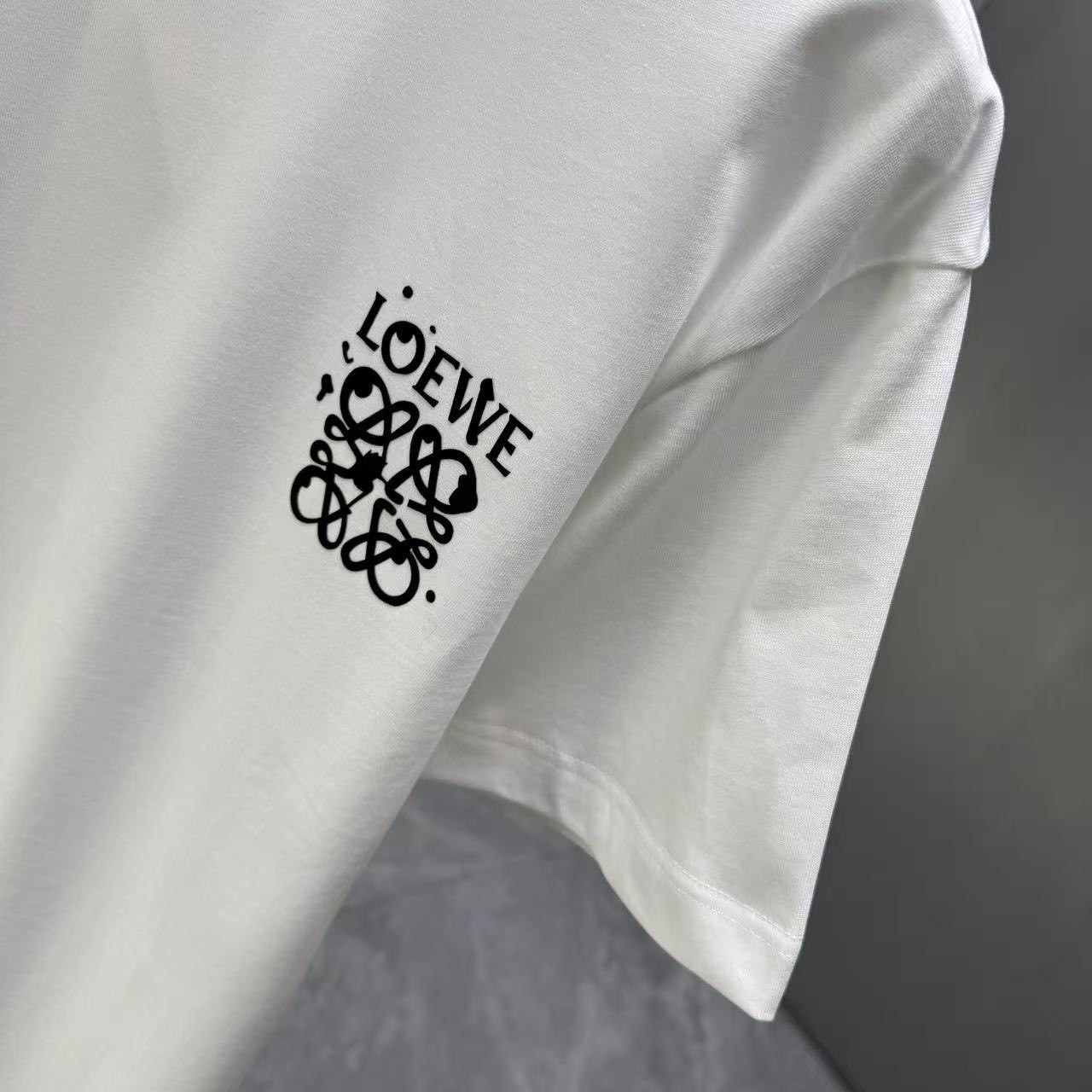 <p>Loewe 短袖T恤(白)</p>