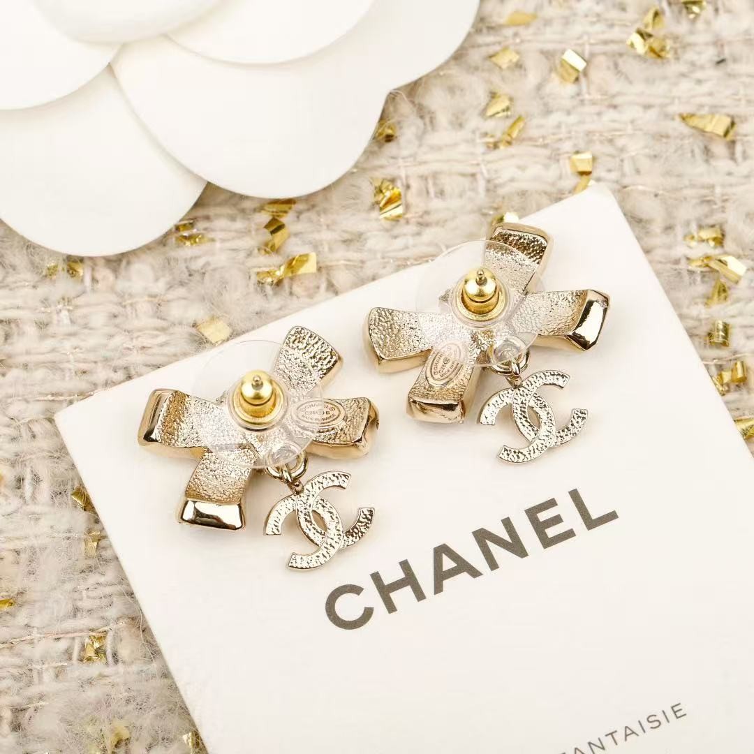 <p>CHANEL&nbsp;25B蝴蝶结耳环</p>