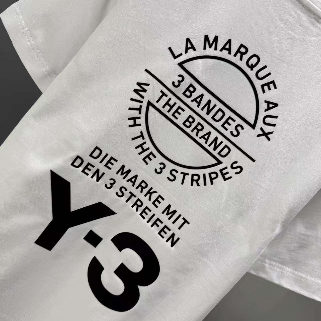 <p>Y-3 短袖T恤(白)</p>