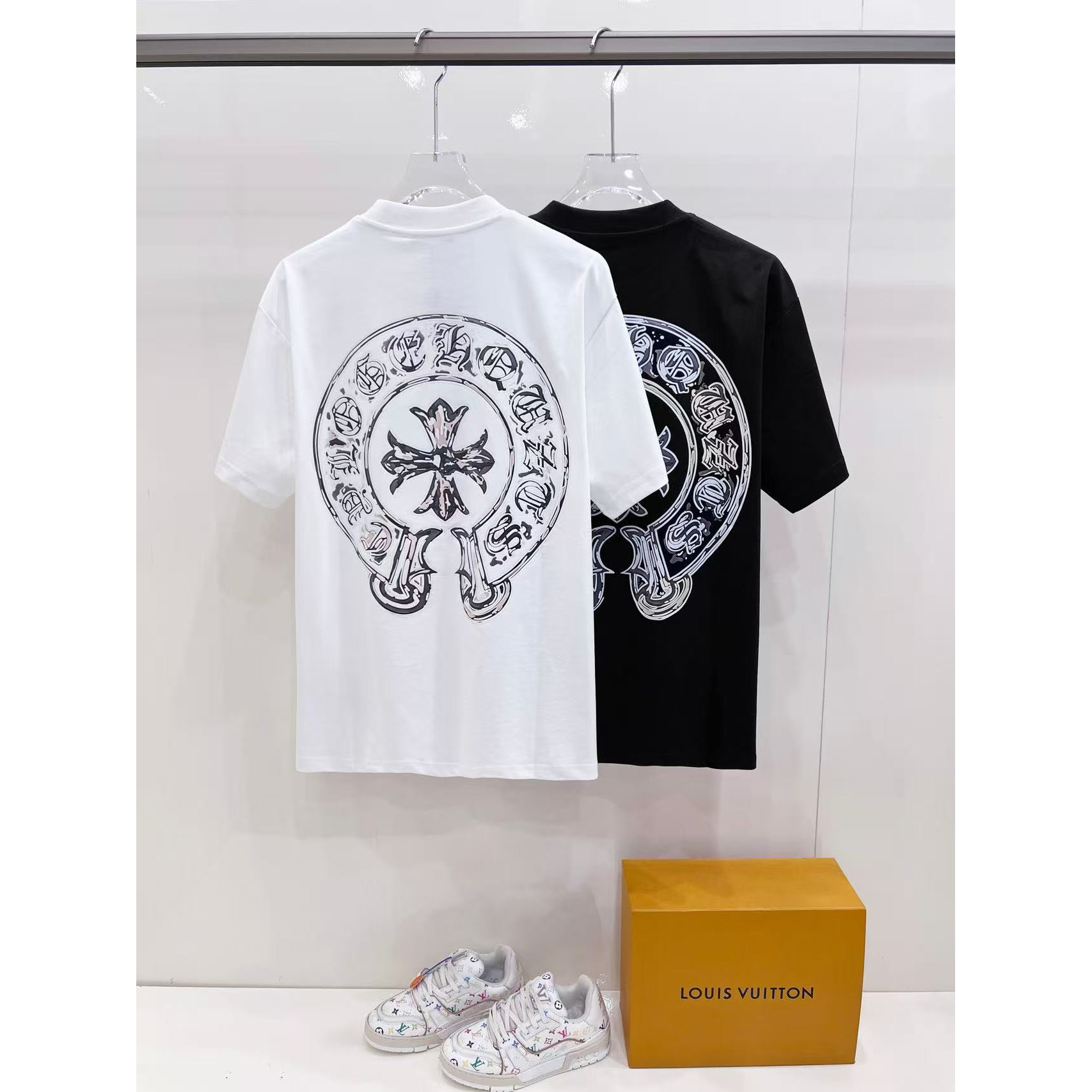 <p>CHROME HEARTS 手绘泼墨短袖t恤(黑)</p>