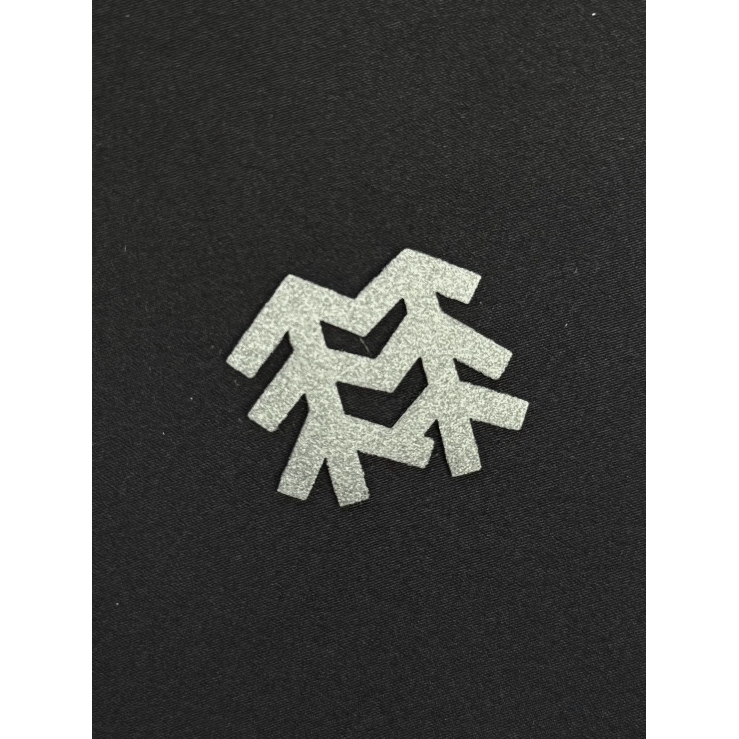 <p>KOLON SPORT 软壳加薄绒冲锋衣(黑)</p>