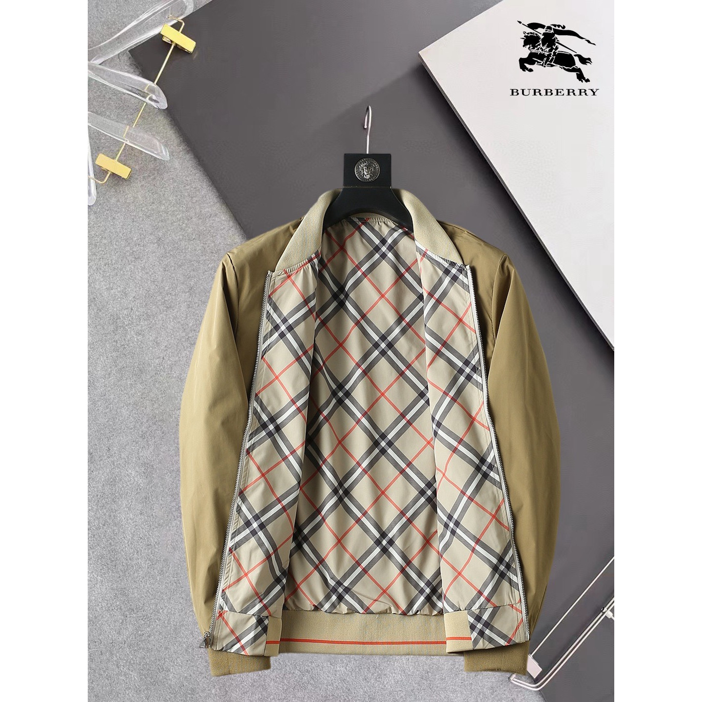 <p>BURBERRY 夹克外套(时尚设计师款)</p>