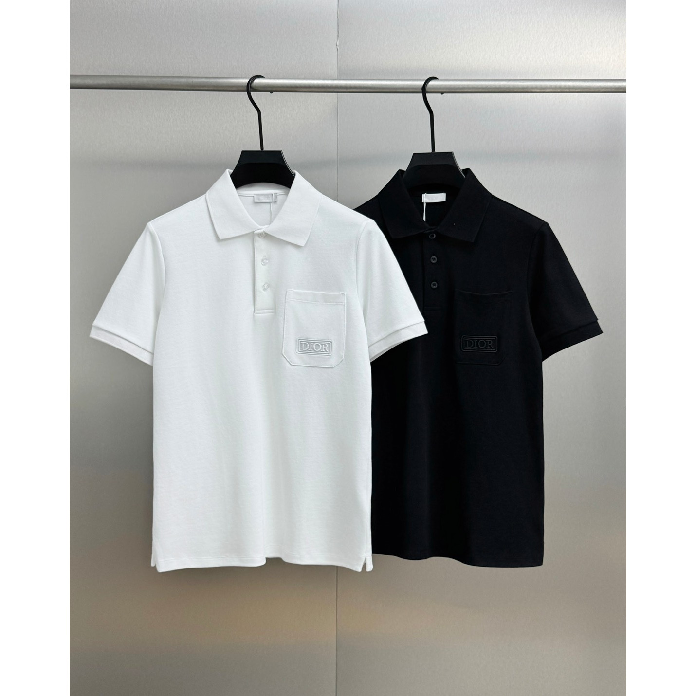 <p>DIOR&nbsp;短袖翻领polo衫(黑)</p>