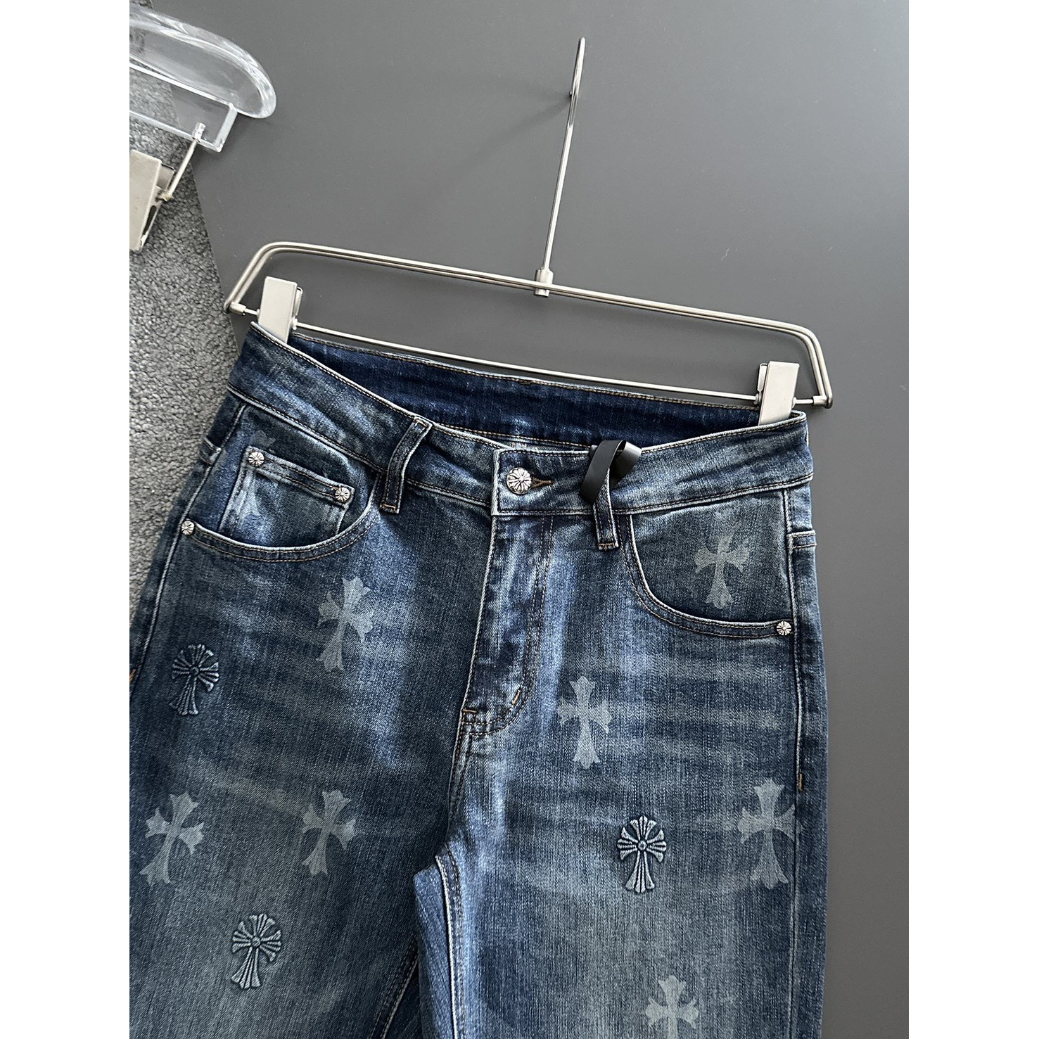 <p>CHROME HEARTS&nbsp;<span style="font-size:13px">高品质牛仔裤</span></p>