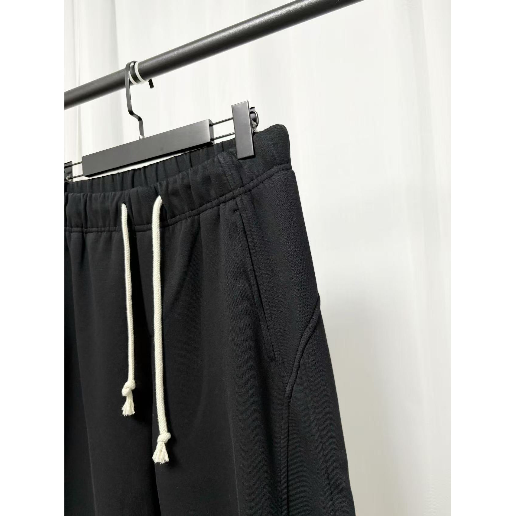 <p>Balenciaga 休闲长裤(黑)</p>