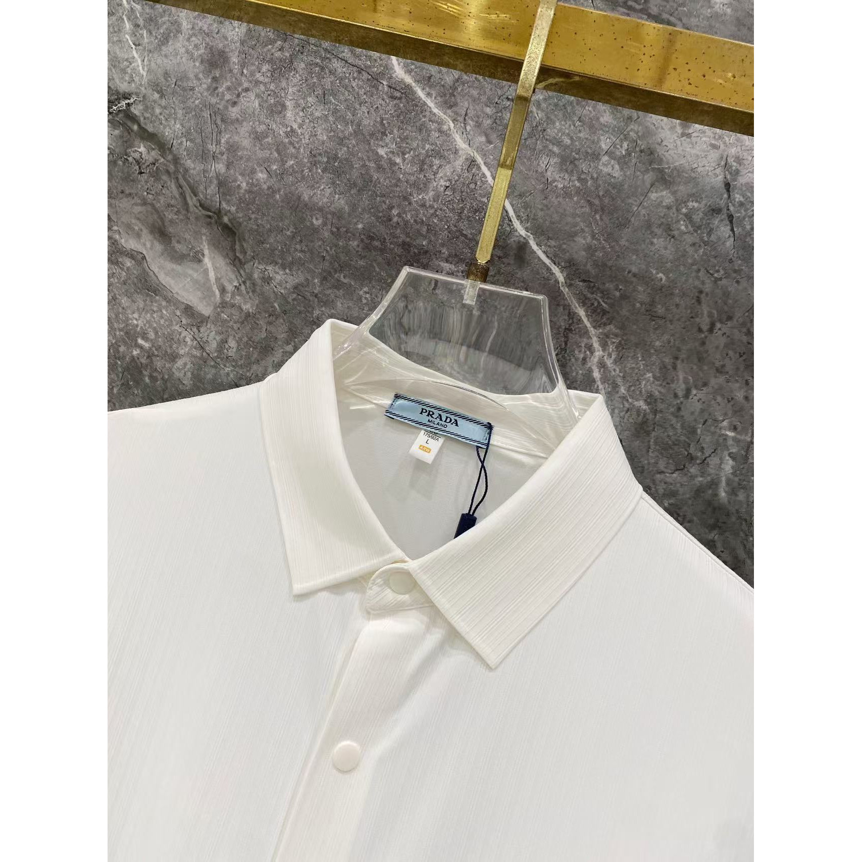 <p>Prada 秋冬长袖Polo(783004)</p>