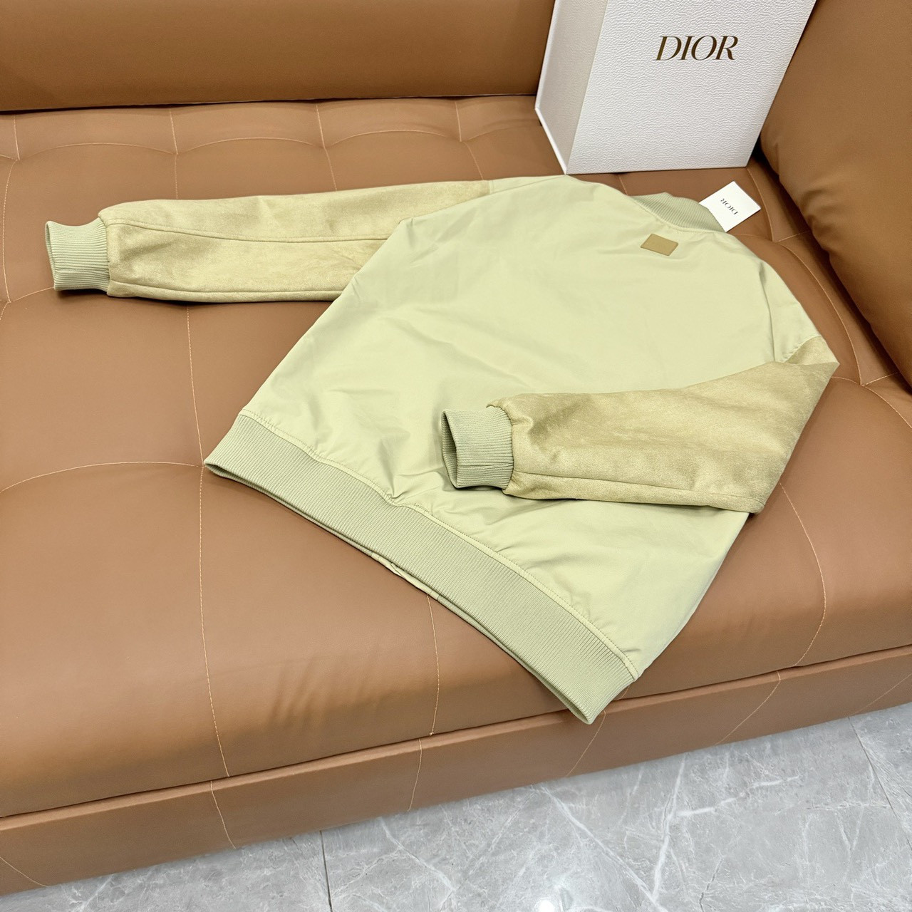 <p>DIOR 走秀款棒球外套(黃)</p>