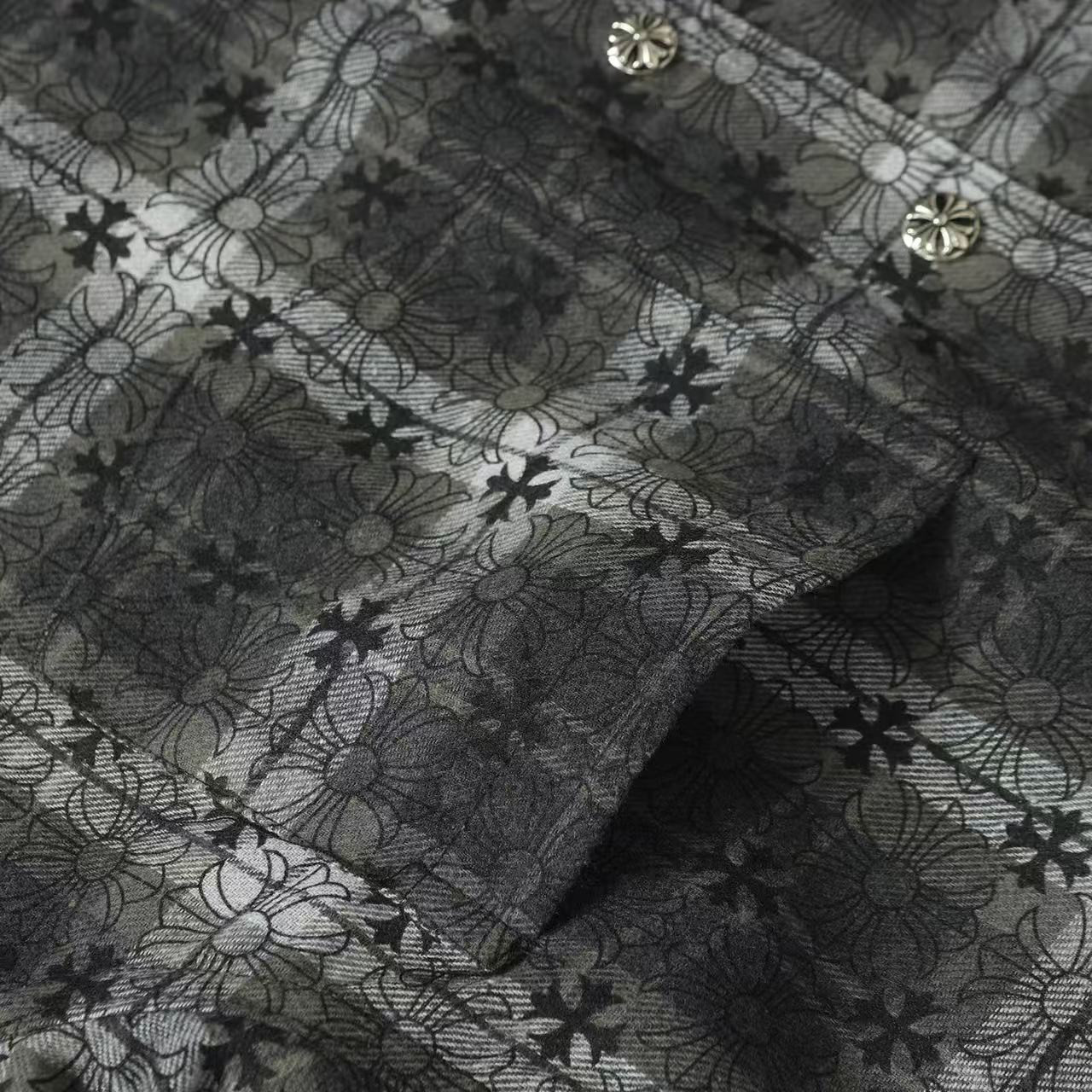 <p>CHROME HEARTS 皮标金属格仔衬衫外套(黑)</p>