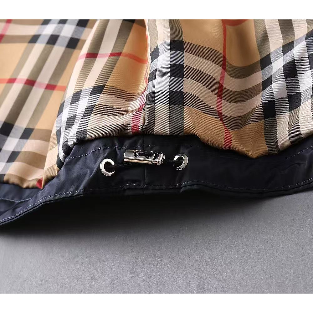 <p>BURBERRY 男士夹克外套(深藍)</p>
