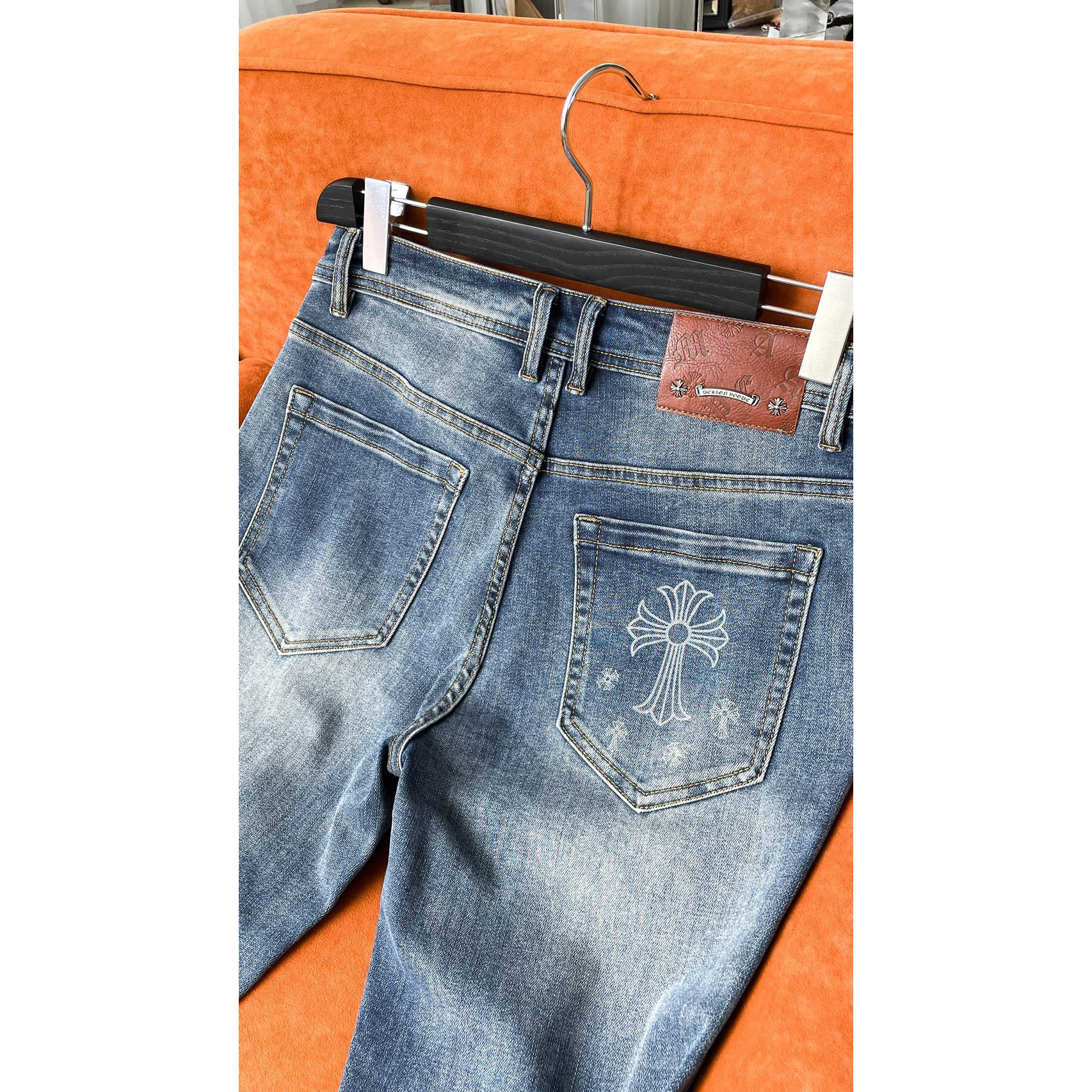 <p>CHROME HEARTS 牛仔褲</p>