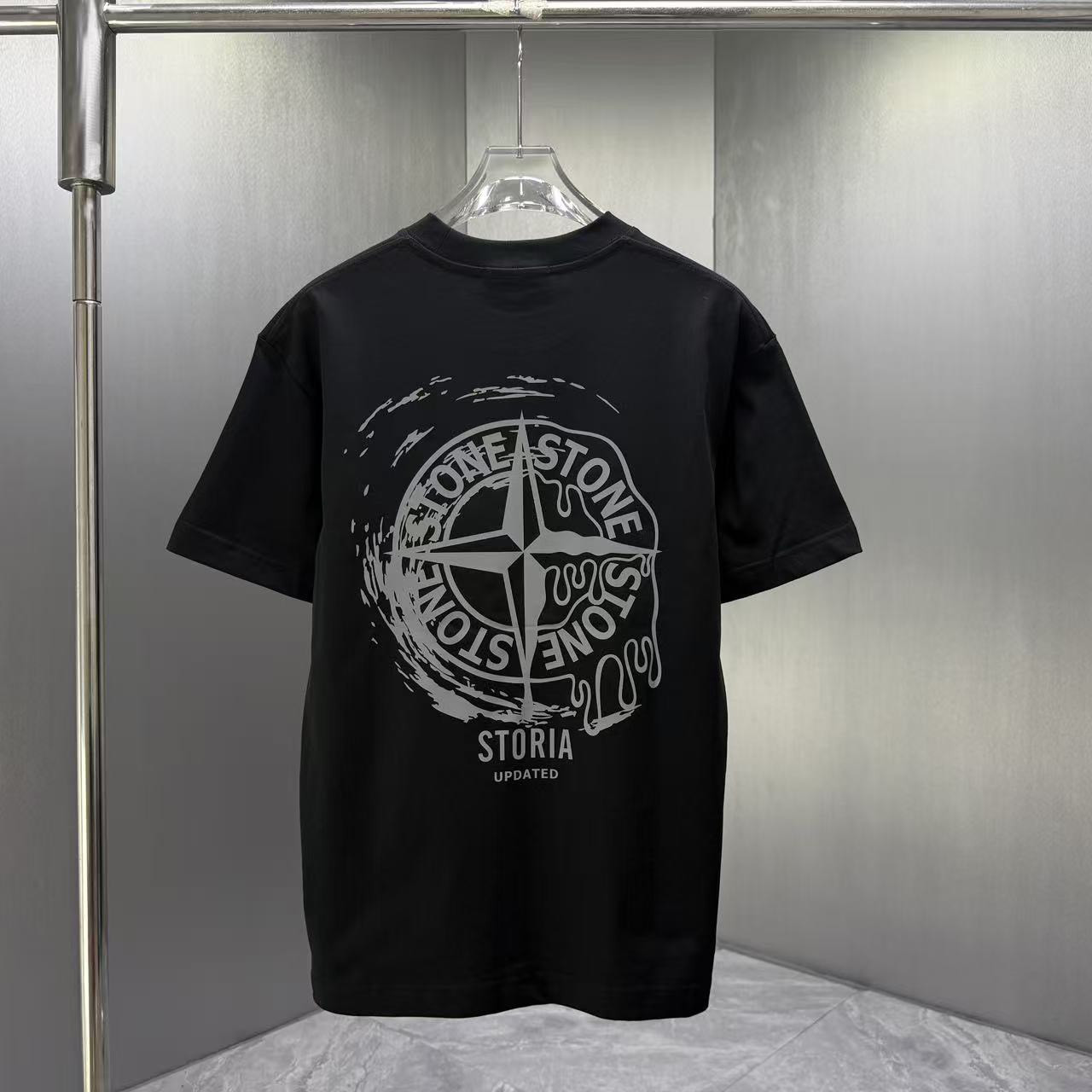 <p>Stone Island 短袖T恤(黑)</p>