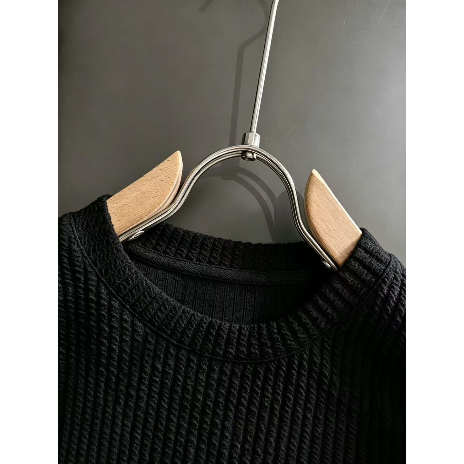 <p>Loewe 高品质男士卫衣(黑)</p>