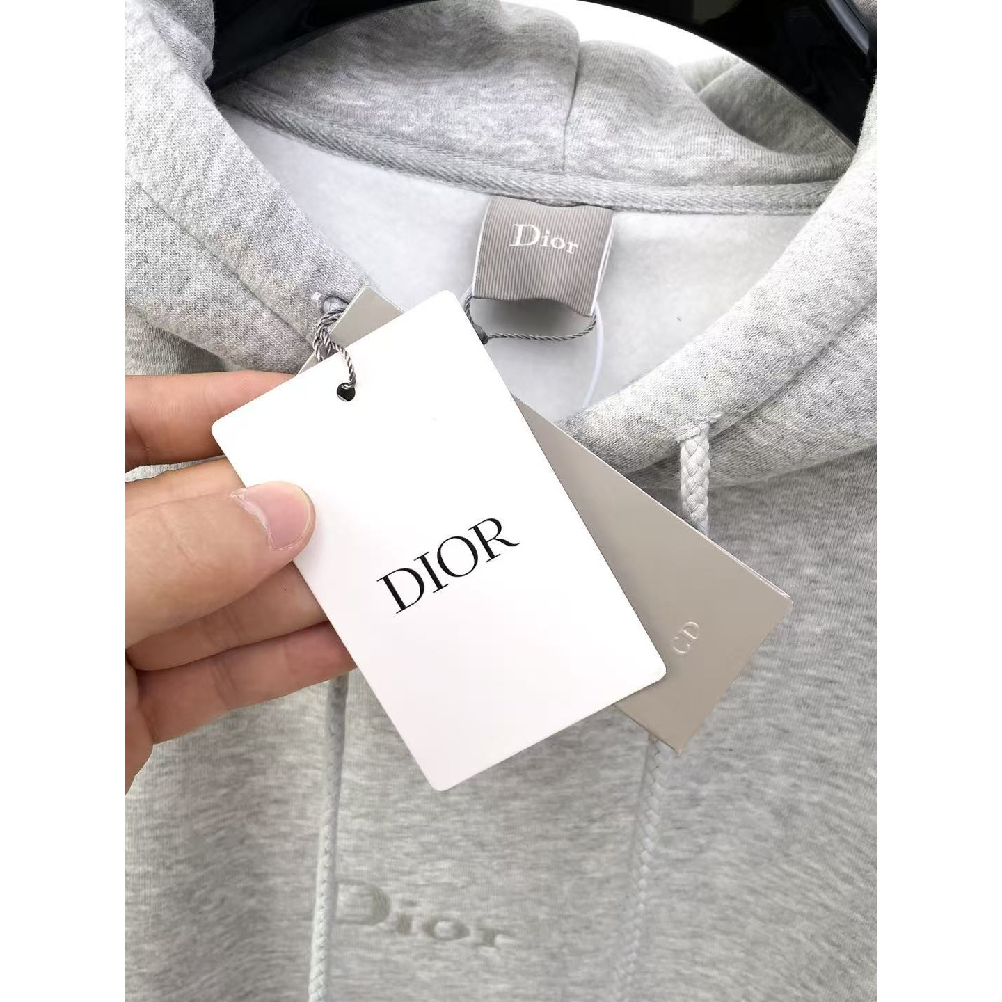 <p>DIOR 连帽卫衣(灰)</p>
