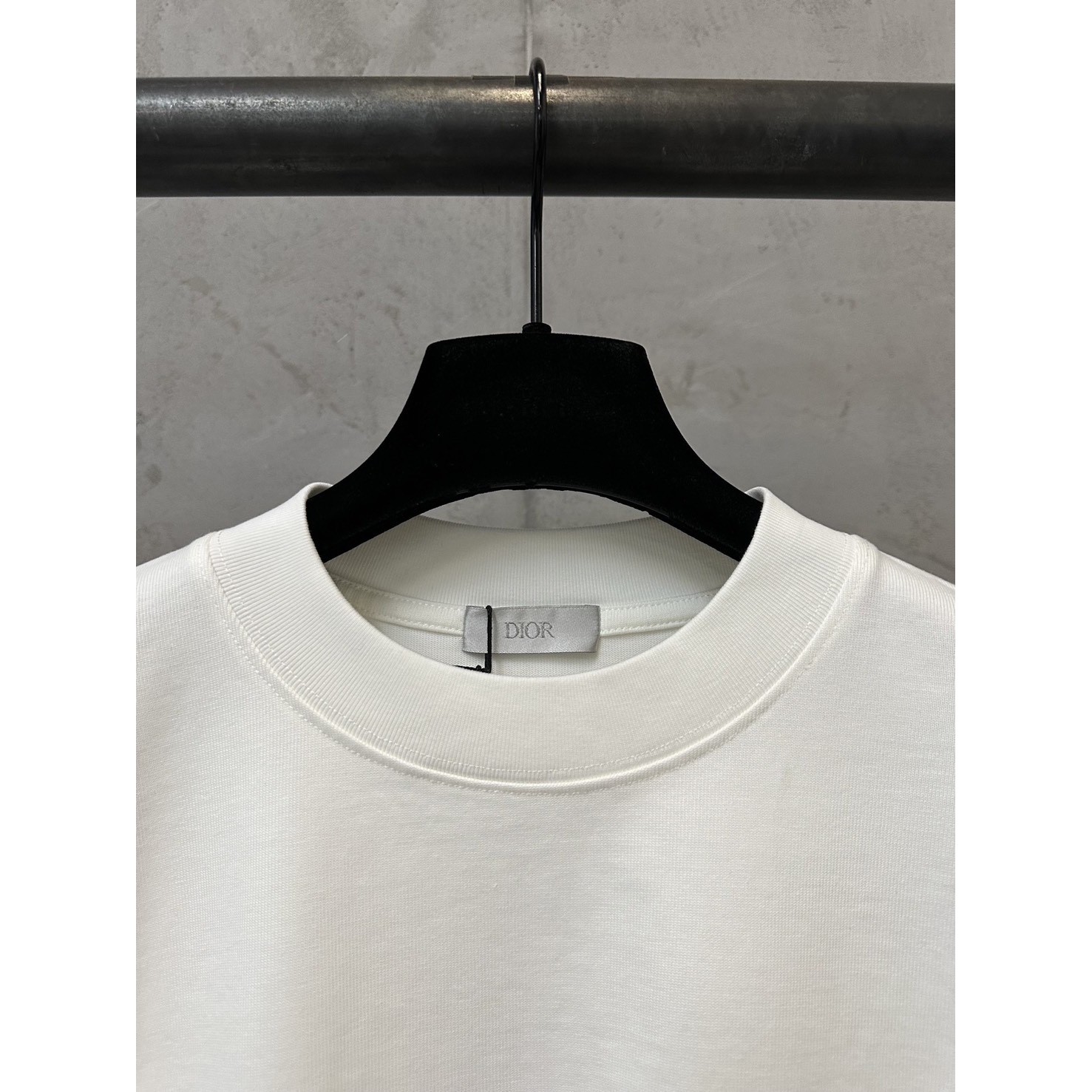 <p>Dior logo刺绣短袖T恤(白)</p>